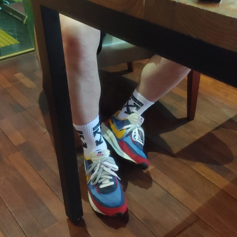 Nike x Sacai LDWaffle Blue Multi 착용 스타일 - 3