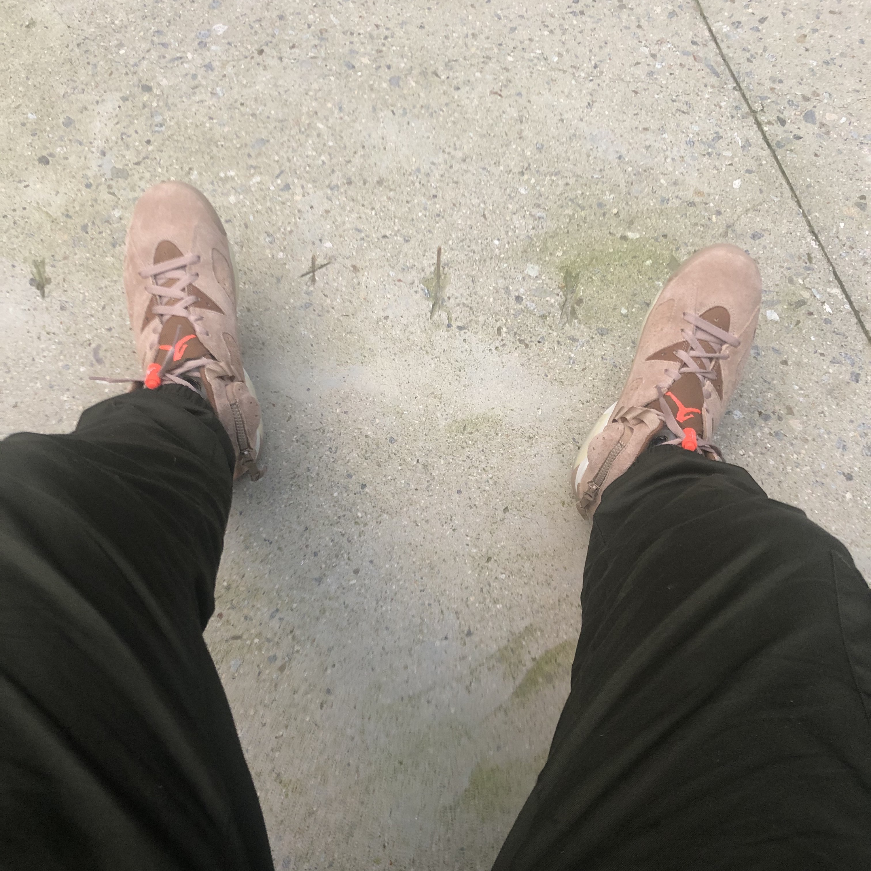 Jordan 6 x Travis Scott Retro SP British Khaki 착용 스타일