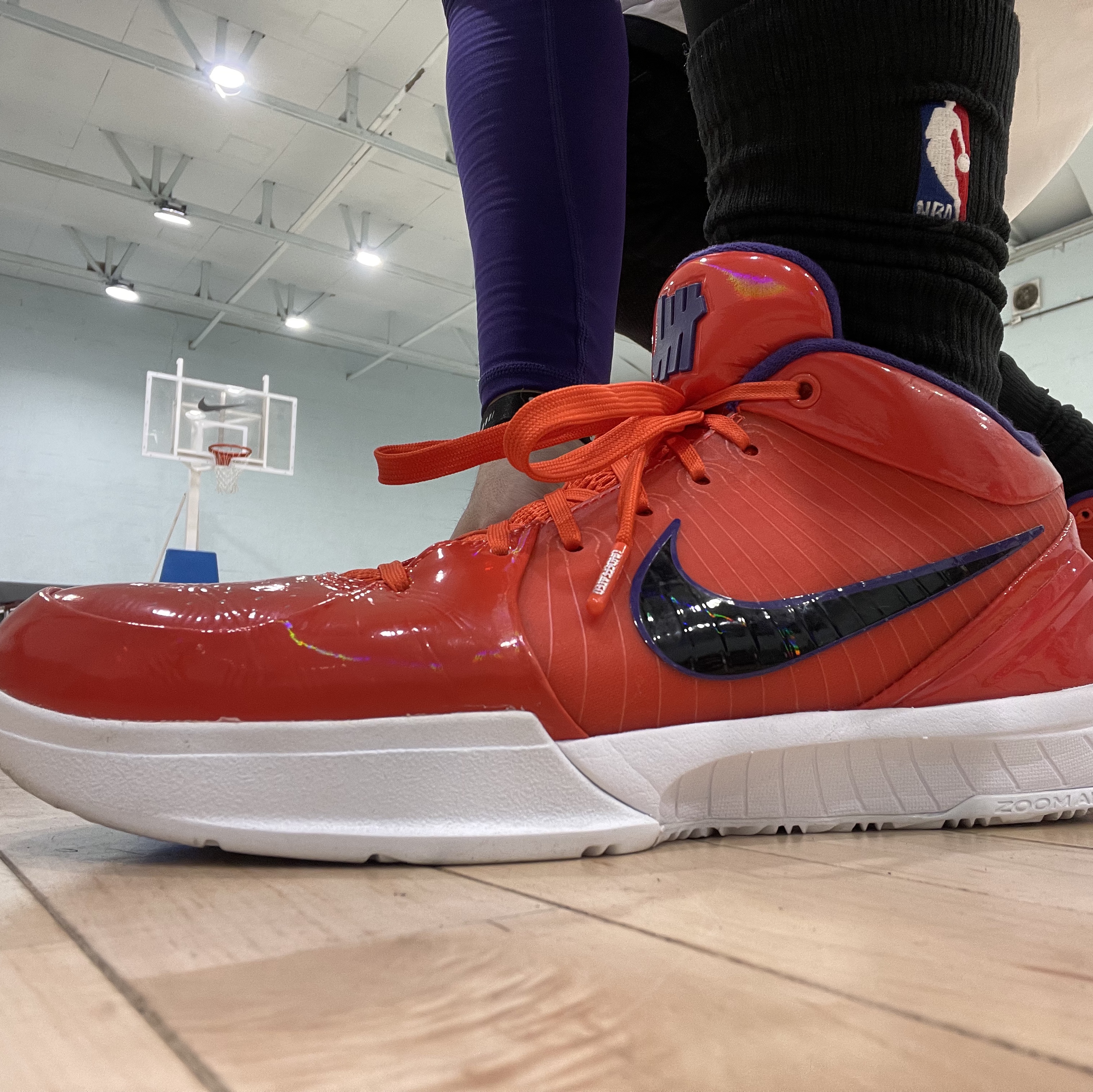 Nike x Undefeated Kobe 4 Protro Phoenix Suns 착용 스타일
