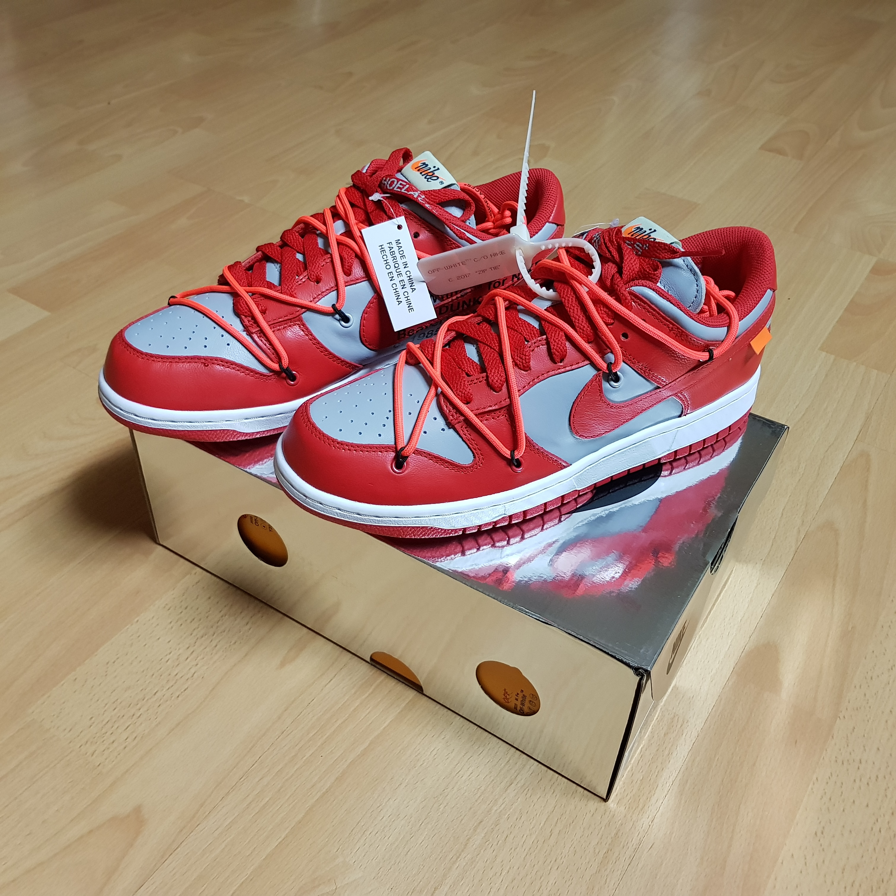 Nike x Off-White Dunk Low University Red 착용 스타일 - 2