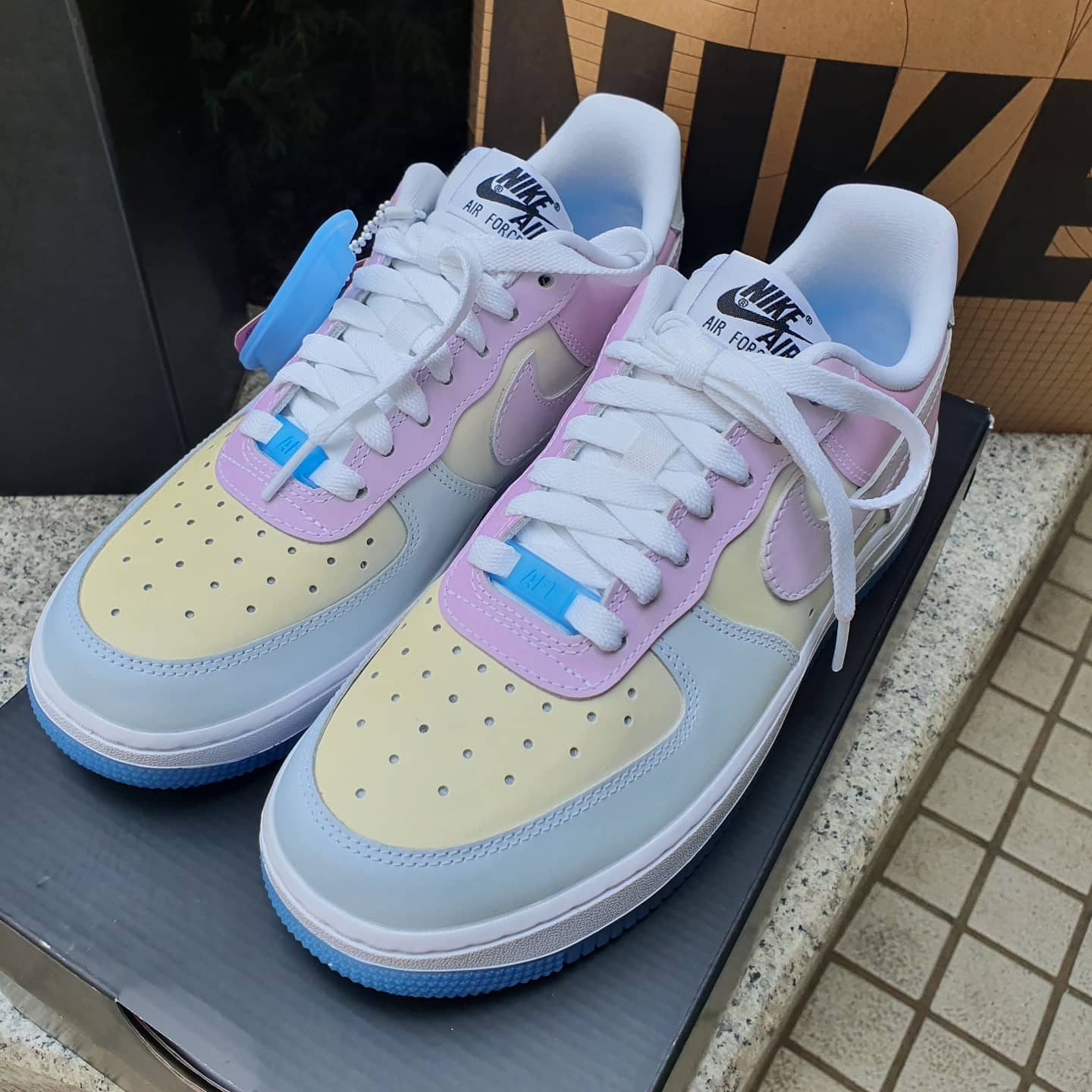 (W) Nike Air Force 1 '07 LX Photochromic 착용 스타일 - 2