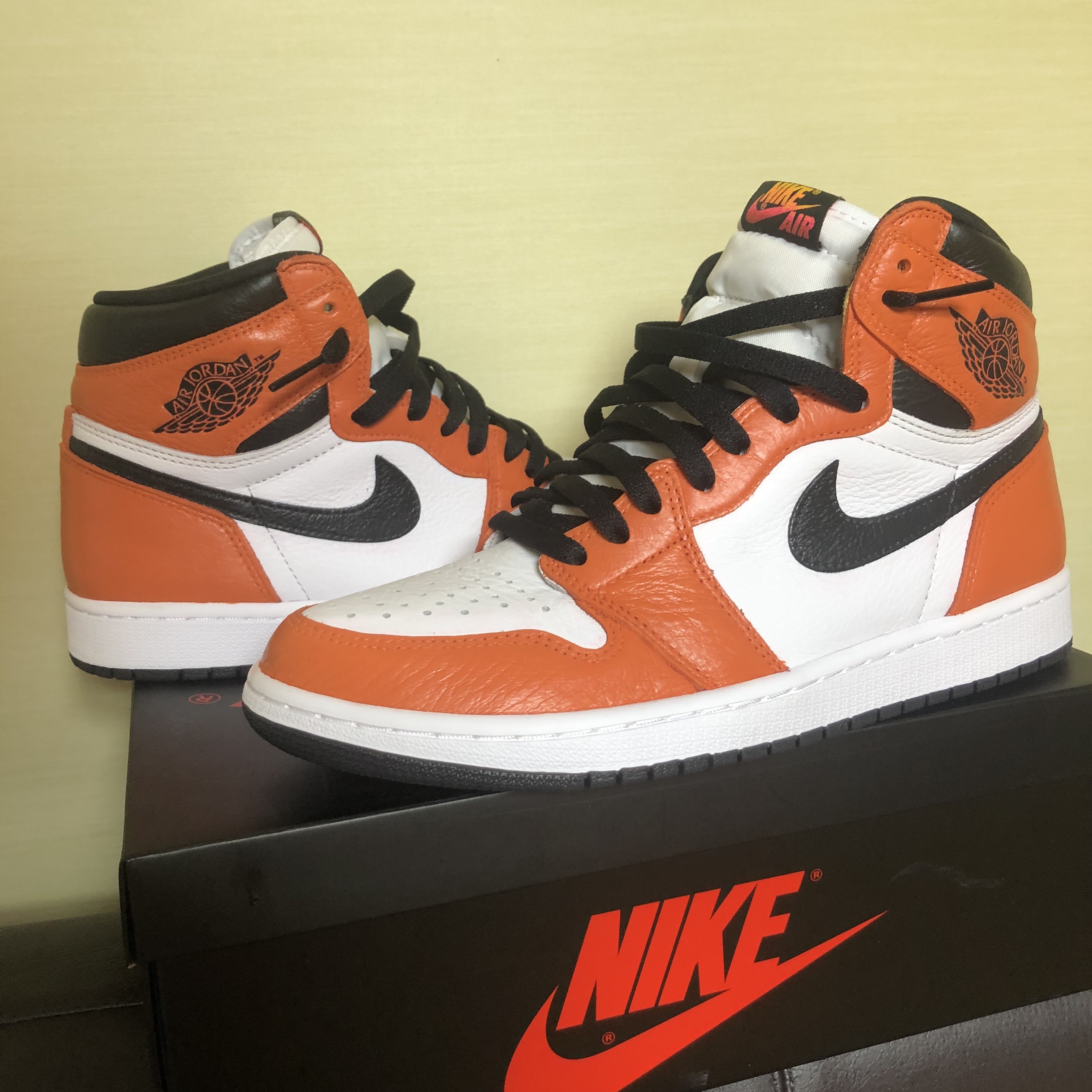 Jordan 1 Retro High OG Light Fusion Red 착용 스타일
