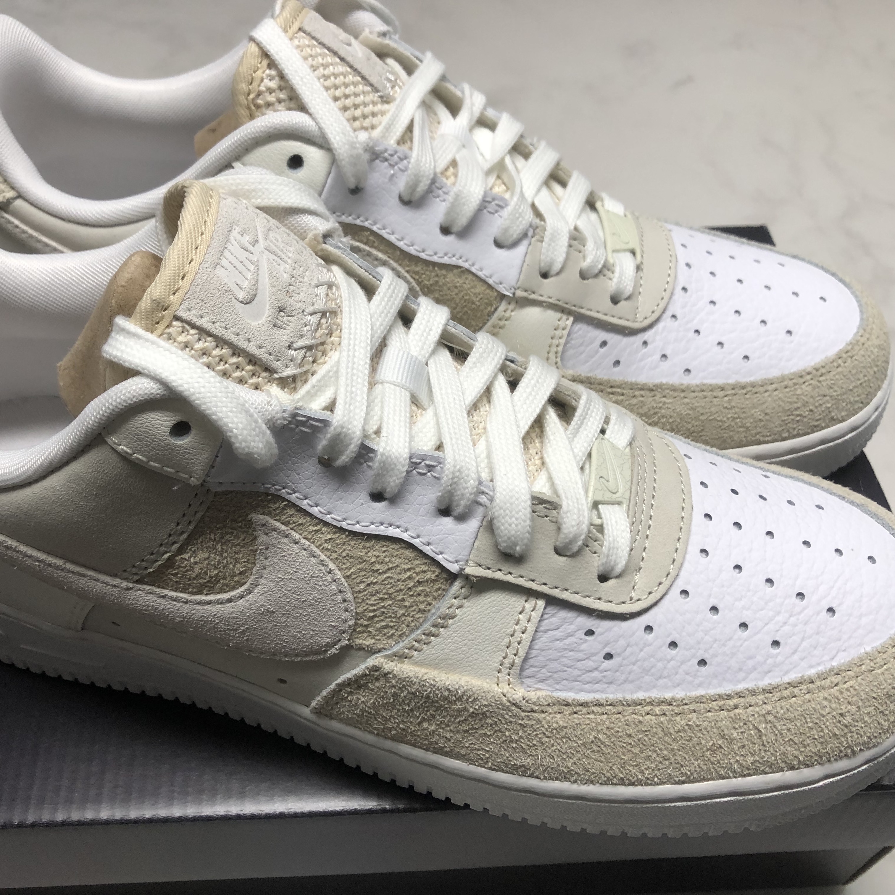(W) Nike Air Force 1 '07 Coconut Milk 착용 스타일 - 1
