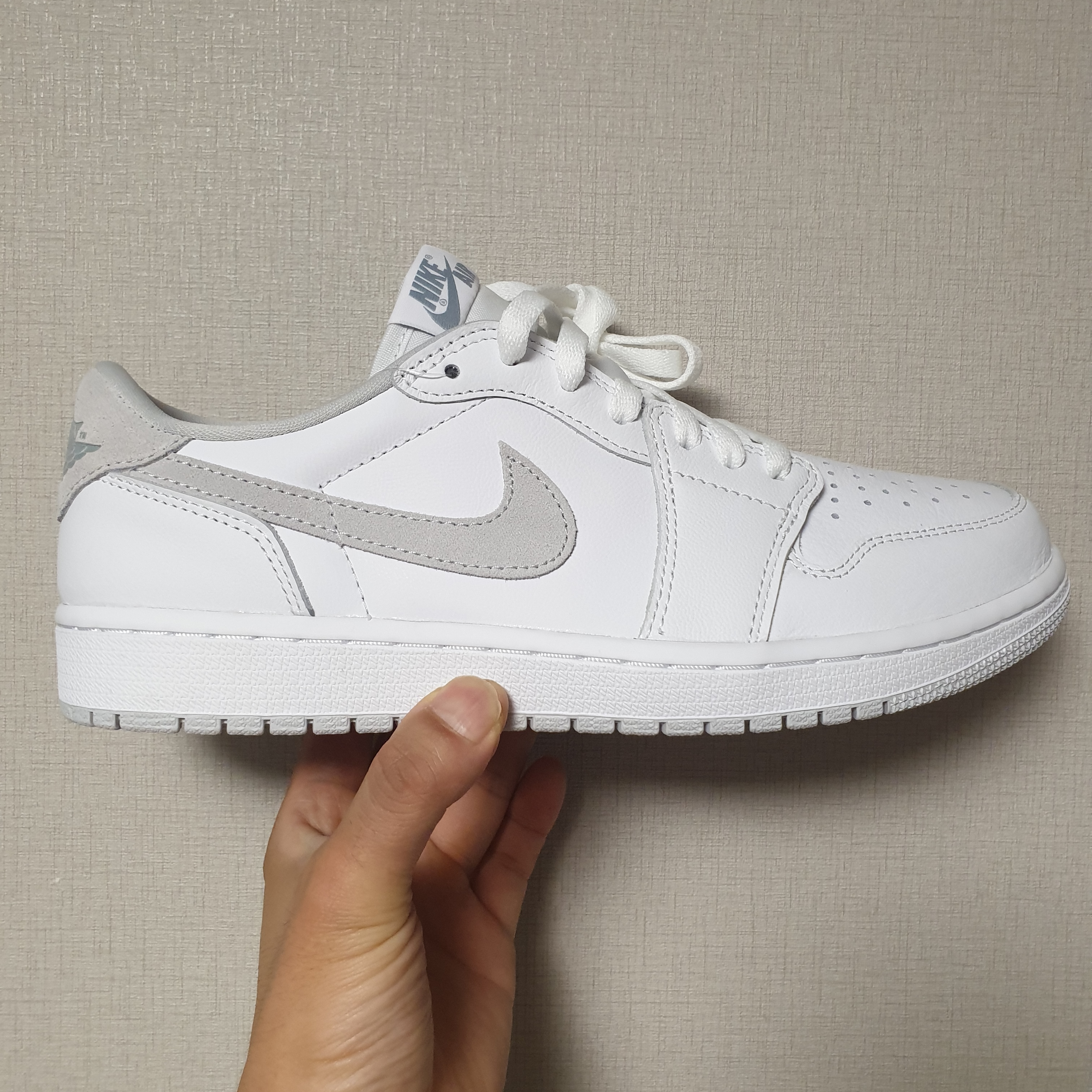 Jordan 1 Low OG Neutral Grey 착용 스타일