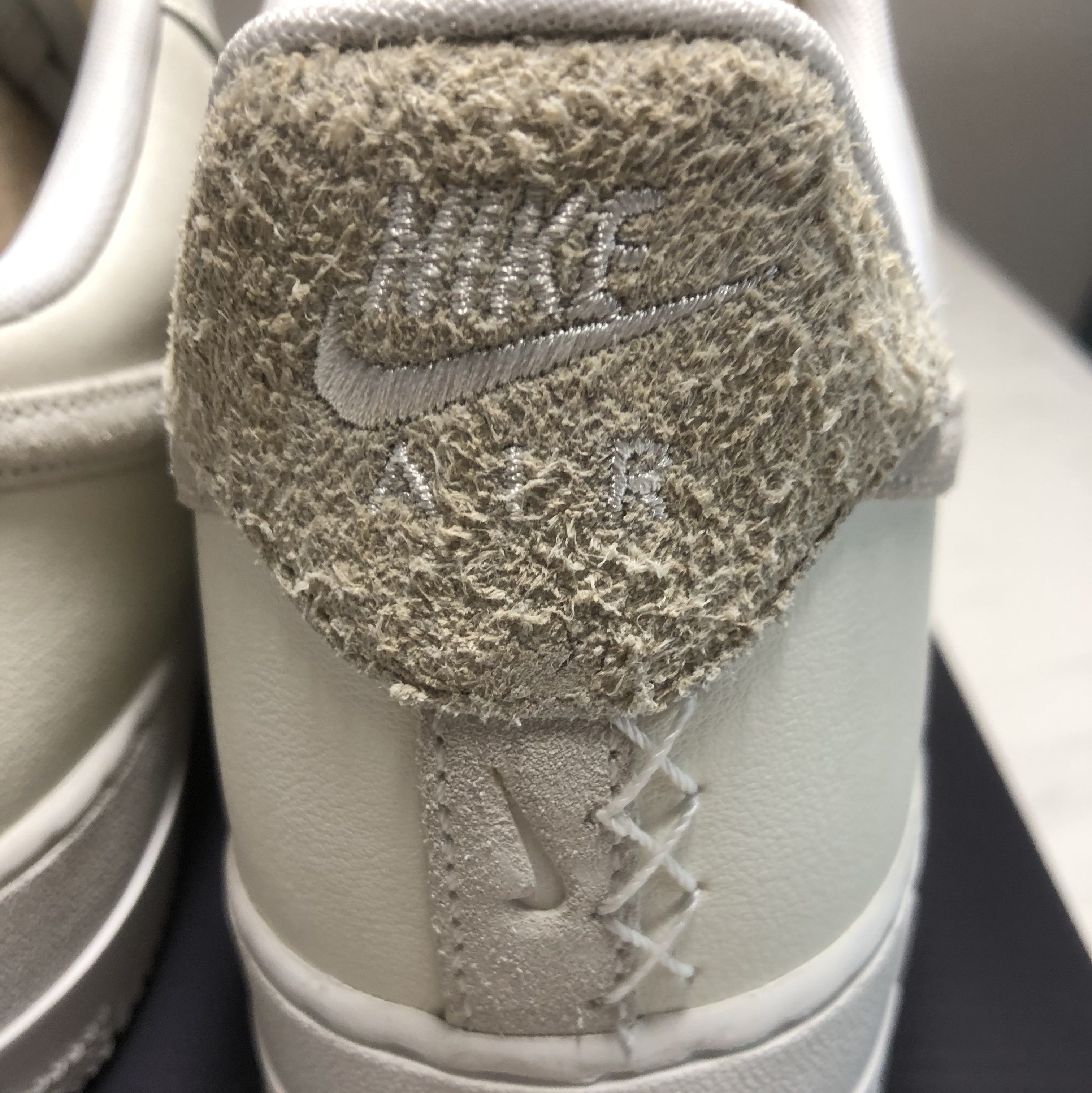 (W) Nike Air Force 1 '07 Coconut Milk 착용 스타일 - 3