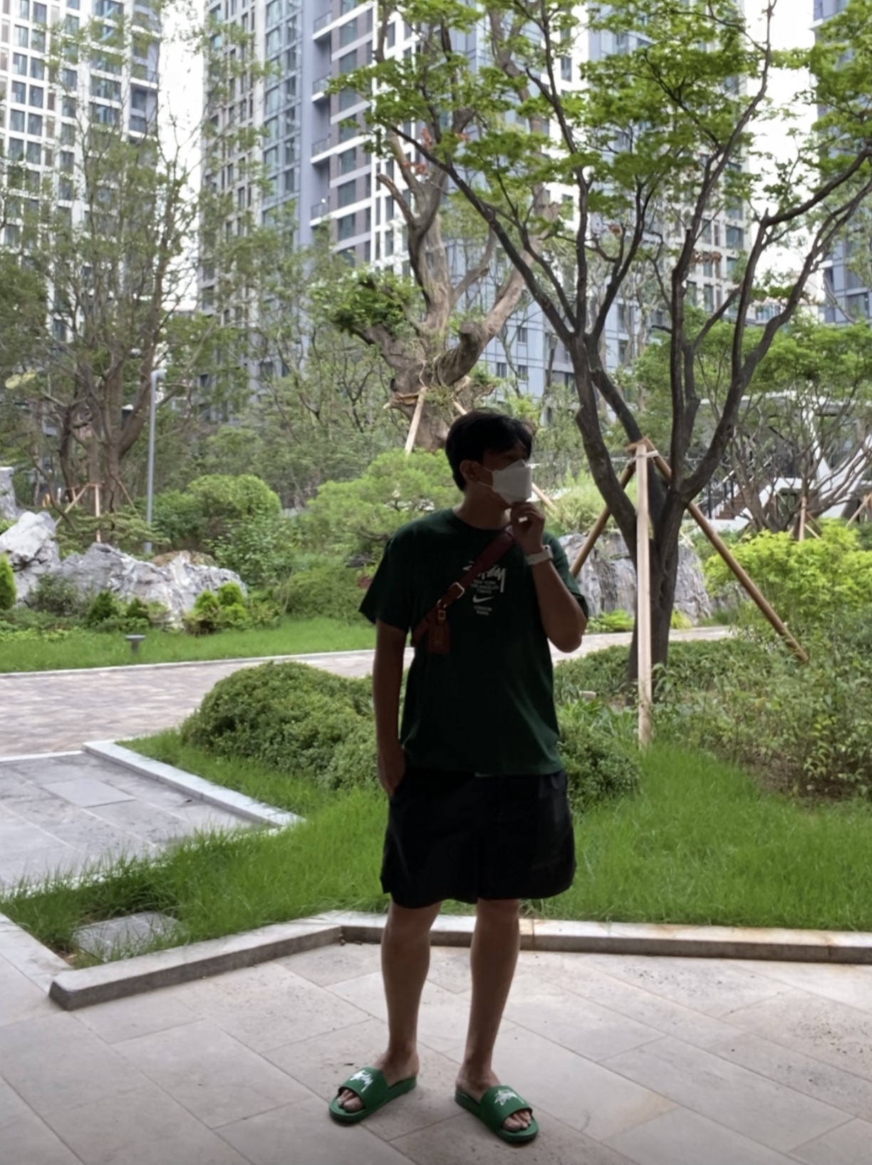 Nike x Stussy WT T-Shirt Green - Asia, Nike x Stussy Benassi Slide Pine Green 착용 스타일