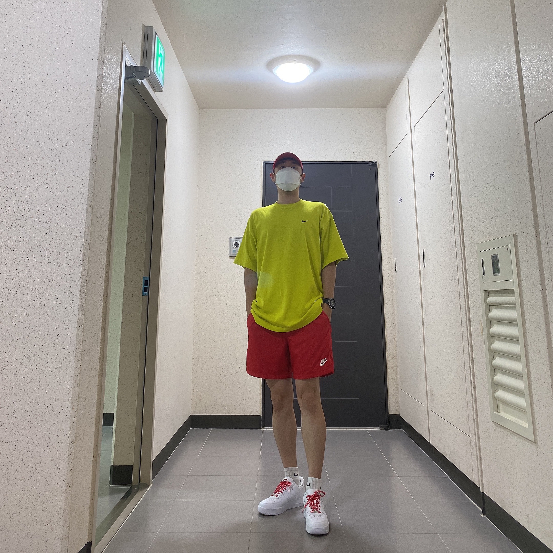 Nike x Supreme Air Force 1 Low White, Nike x Kim Jones Oversized T-Shirt High Voltage - US/EU 착용 스타일