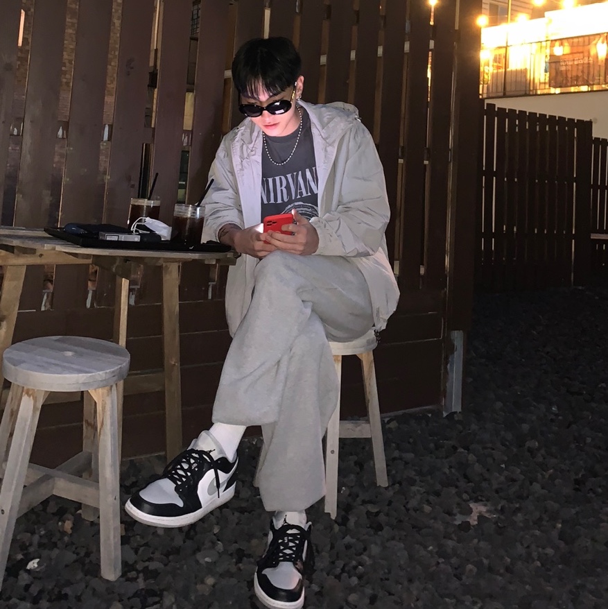 Jordan 1 Low Black Light Smoke Grey 착용 스타일