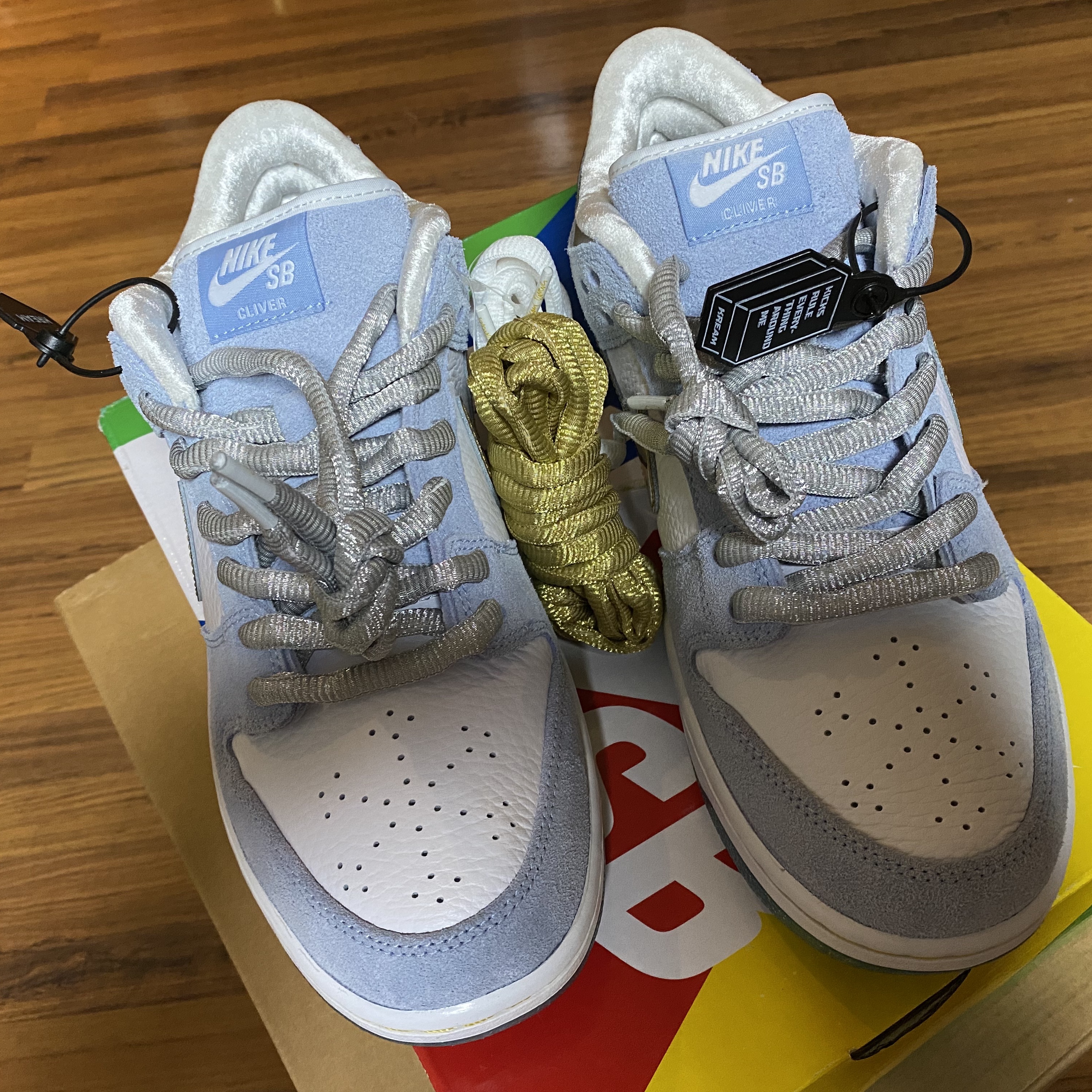 Nike x Sean Cliver SB Dunk Low Holiday Special 착용 스타일 - 3