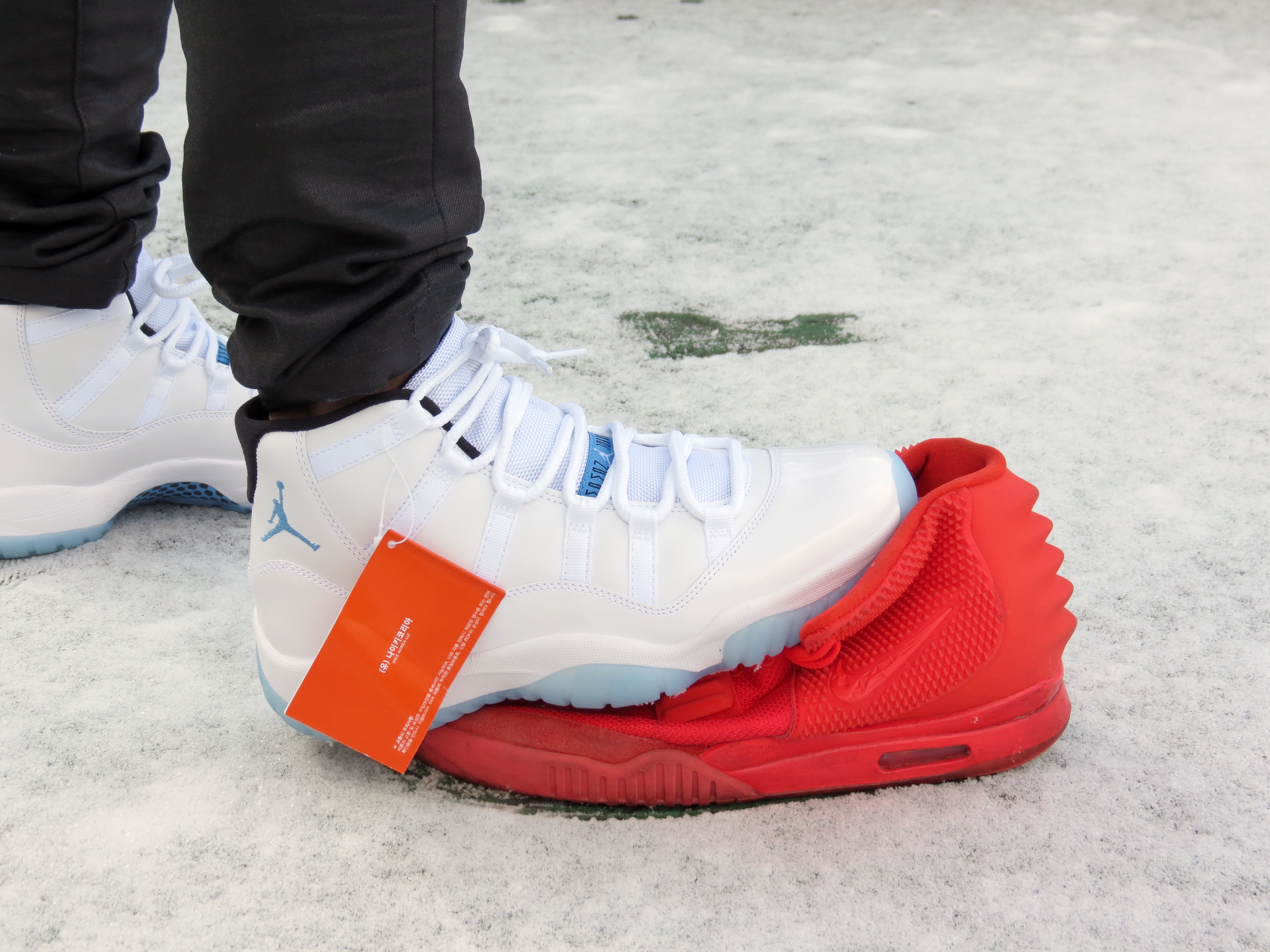 Jordan 11 Retro Legend Blue 2014, Nike Air Yeezy 2 Red October 착용 스타일 - 1