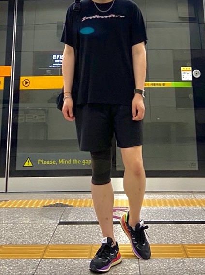 New Balance 5740 Black Multicolor 착용 스타일 - 2
