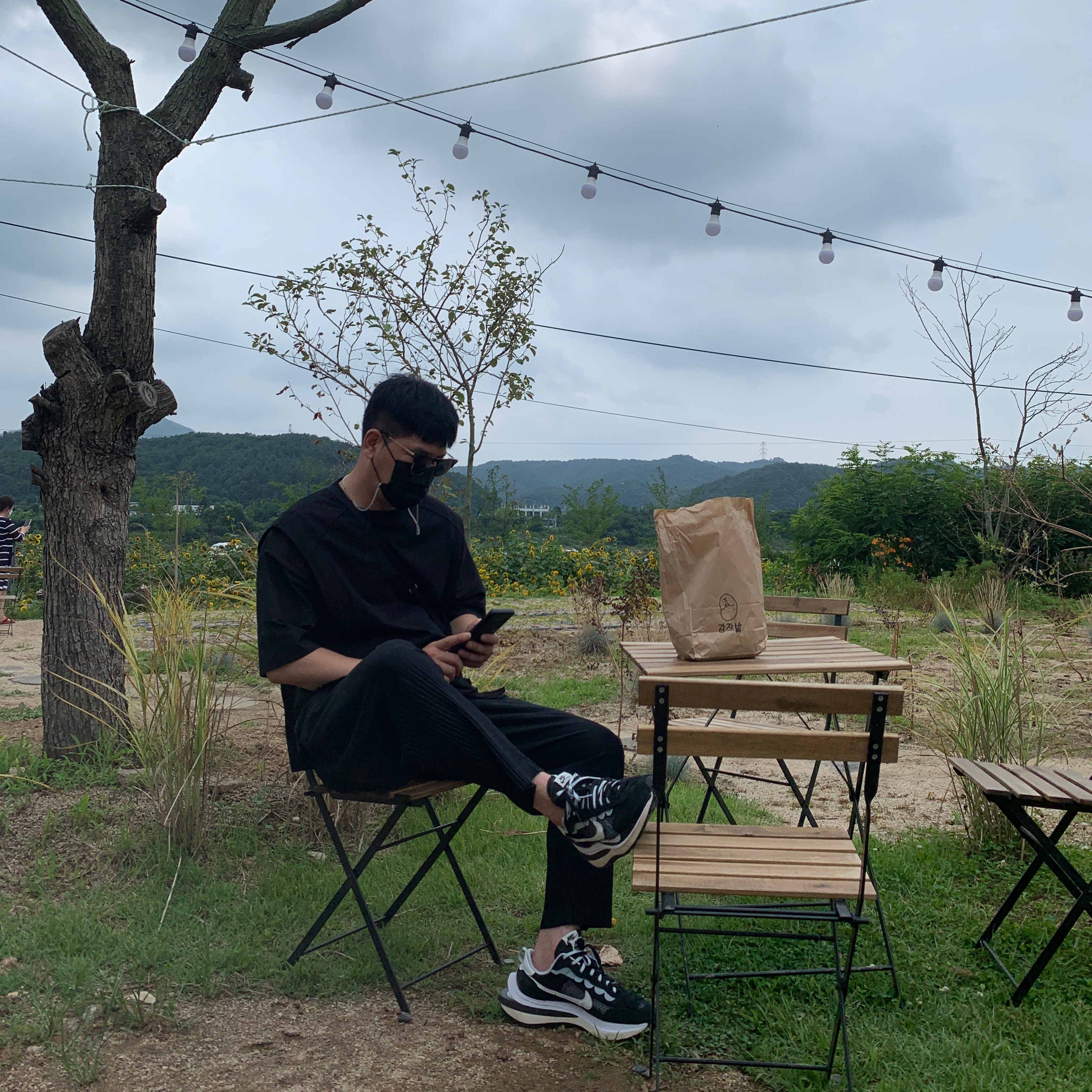 Nike x Sacai VaporWaffle Black White 착용 스타일