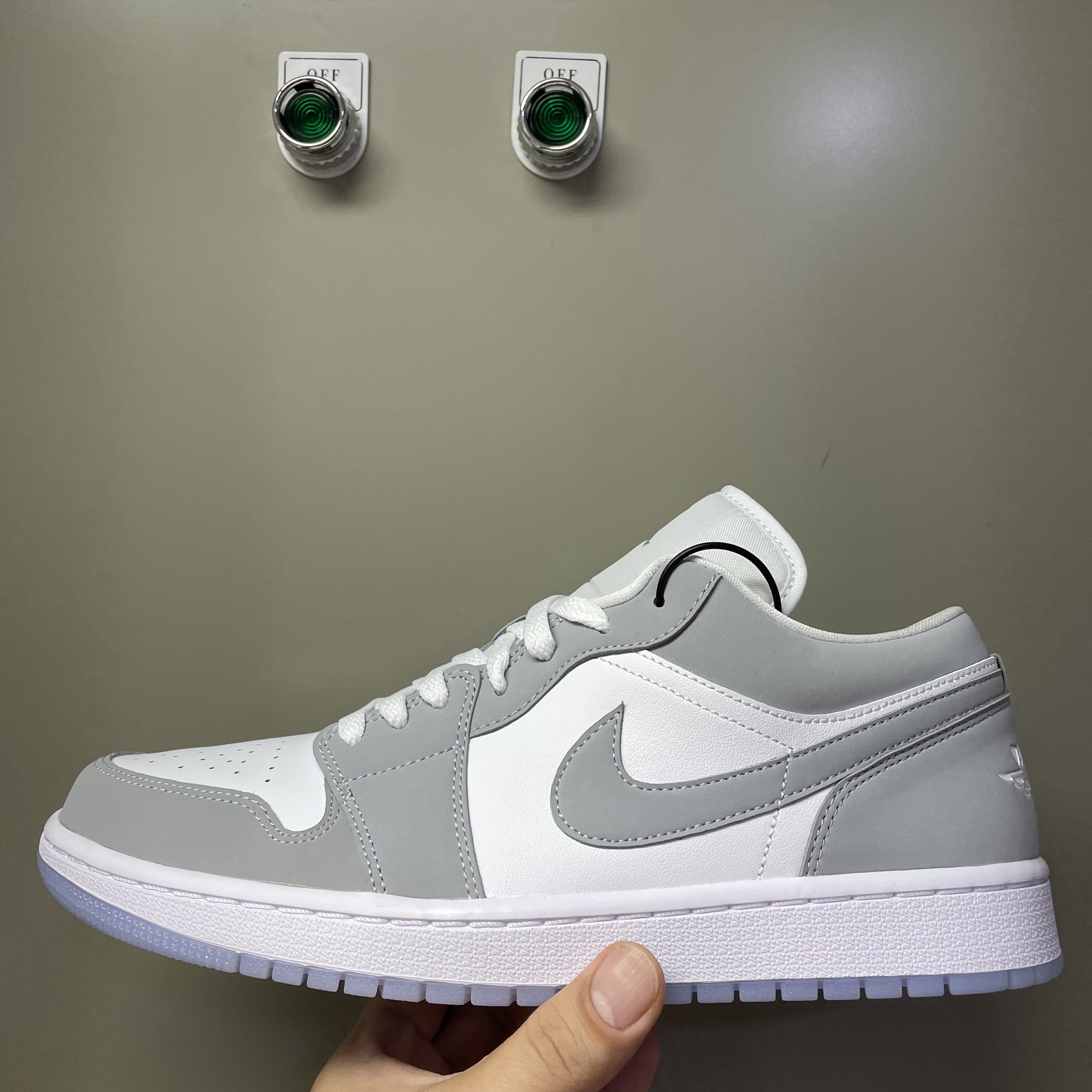 (W) Jordan 1 Low White Wolf Grey 착용 스타일
