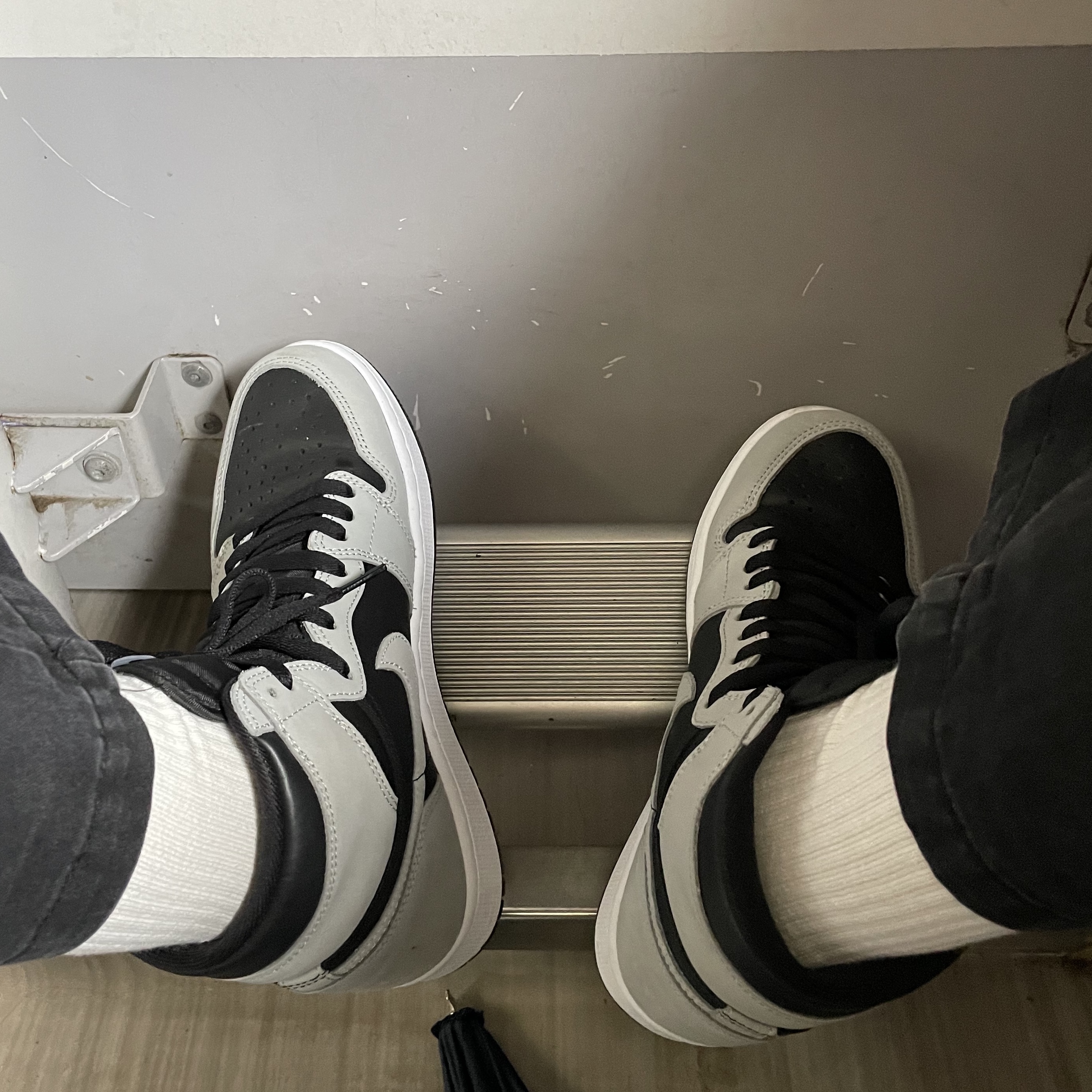 Jordan 1 Retro High OG Shadow 2.0 착용 스타일 - 1