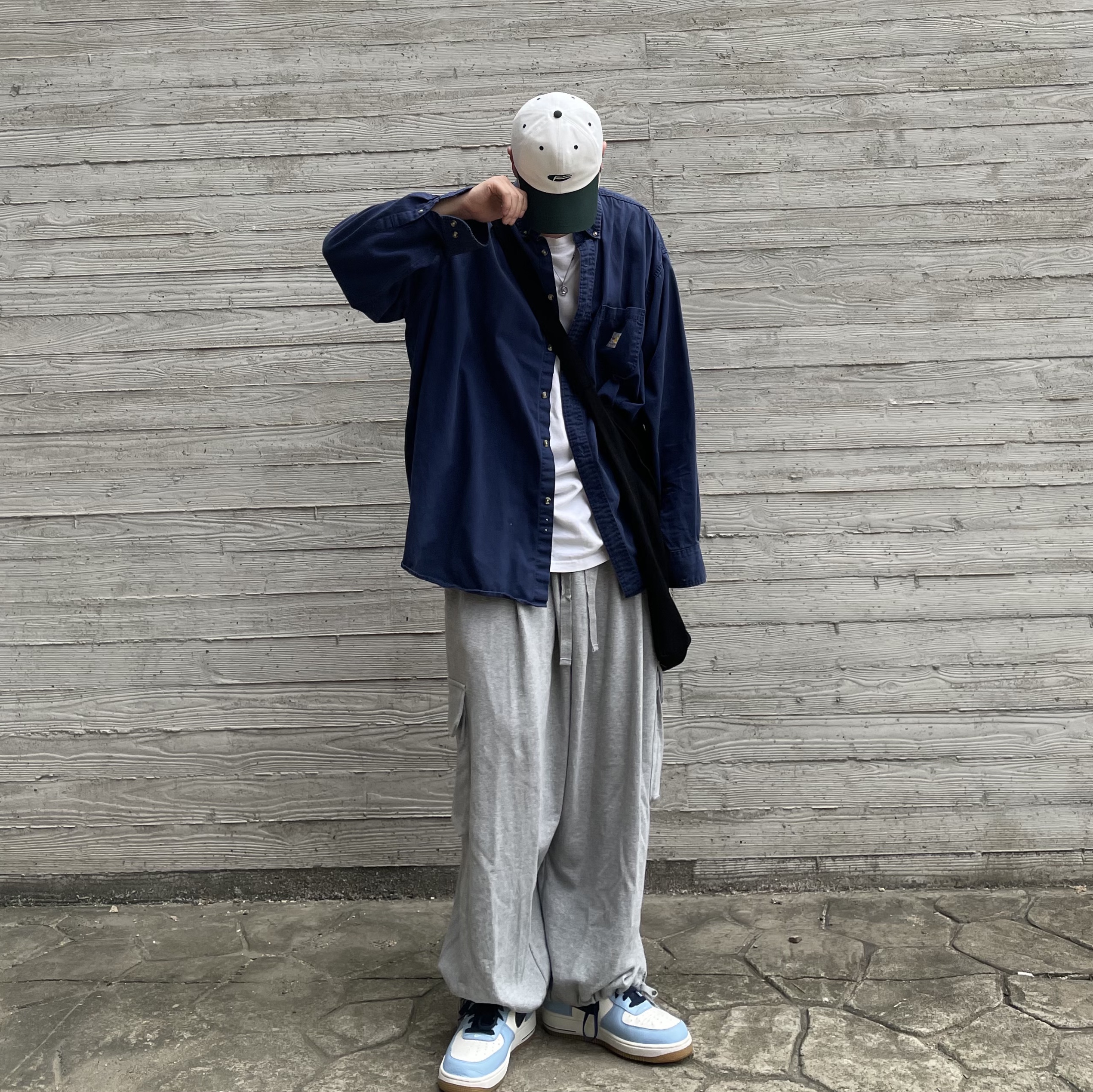 Nike Air Force 1 Low Blue Cap Obsidian Gum 착용 스타일 - 2