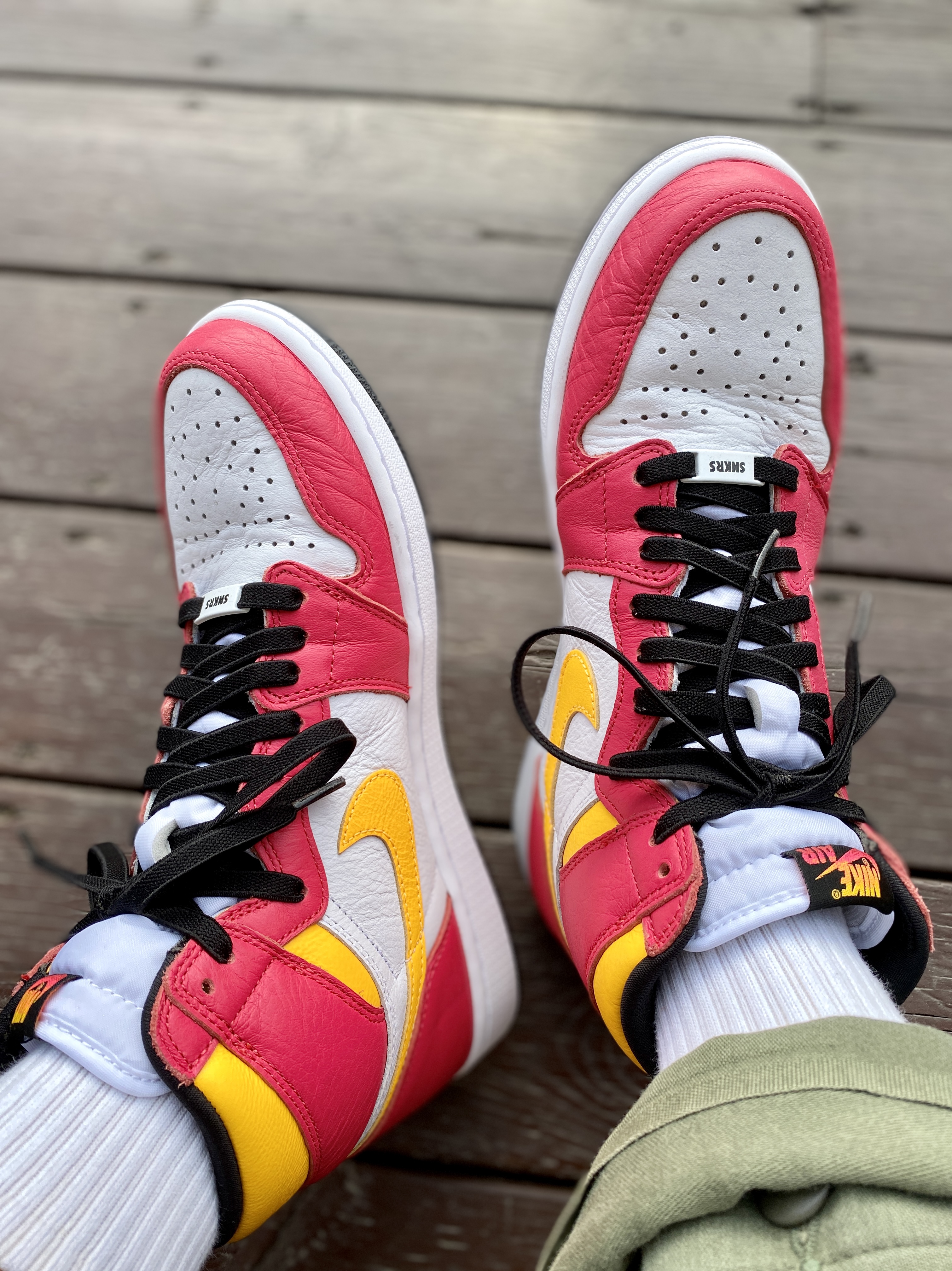 Jordan 1 Retro High OG Light Fusion Red 착용 스타일