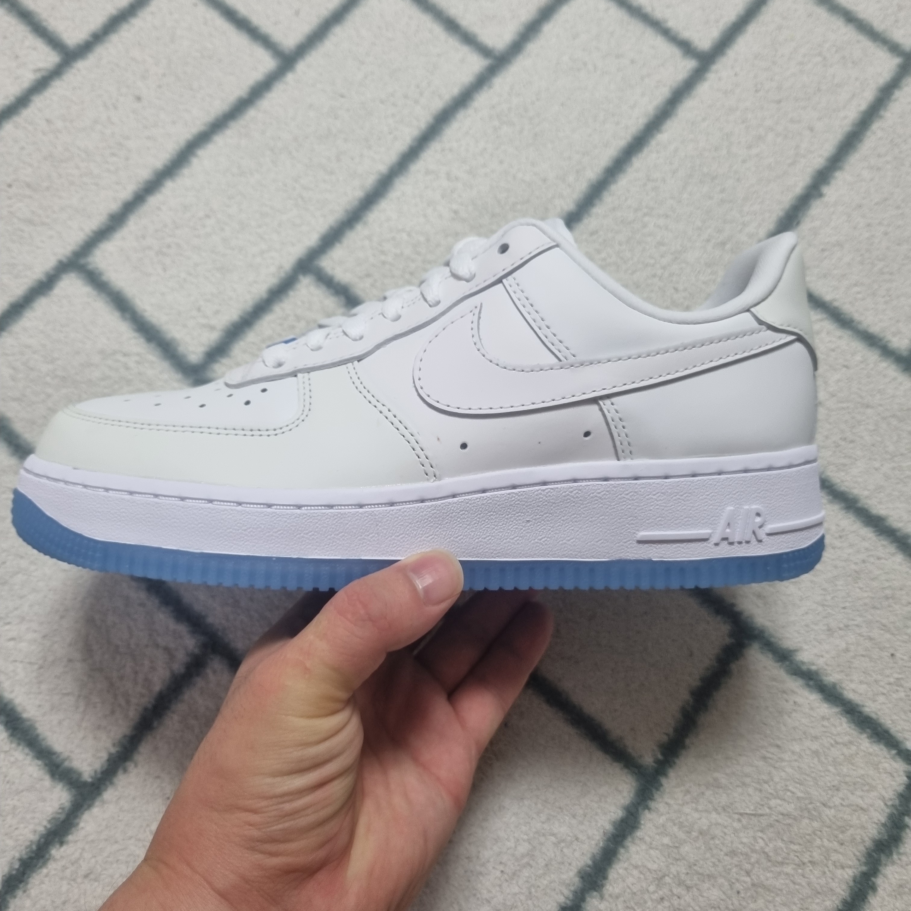 (W) Nike Air Force 1 '07 LX Photochromic 착용 스타일 - 2