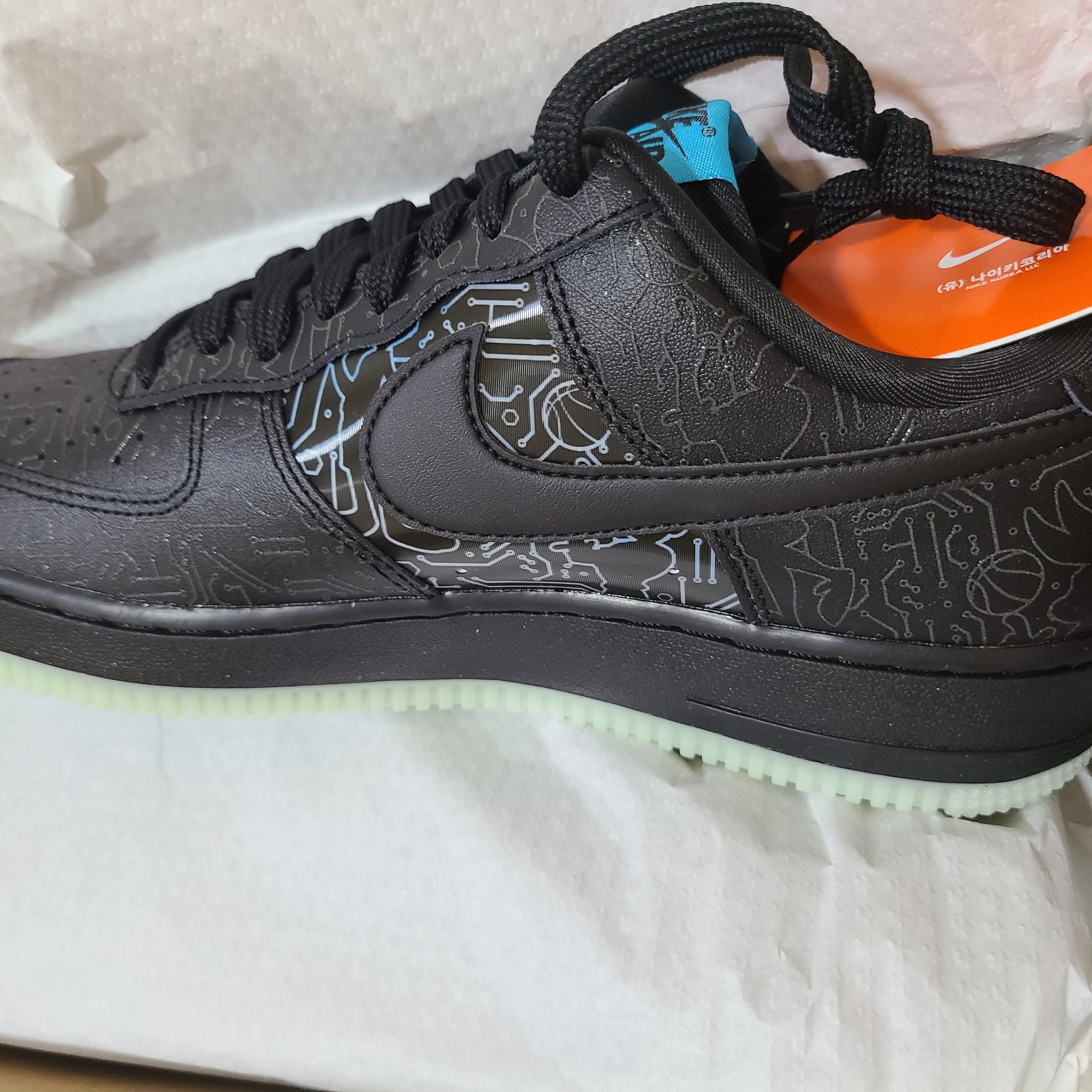 Nike x Space Jam: A New Legacy Air Force 1 '07 Computer Chip 착용 스타일