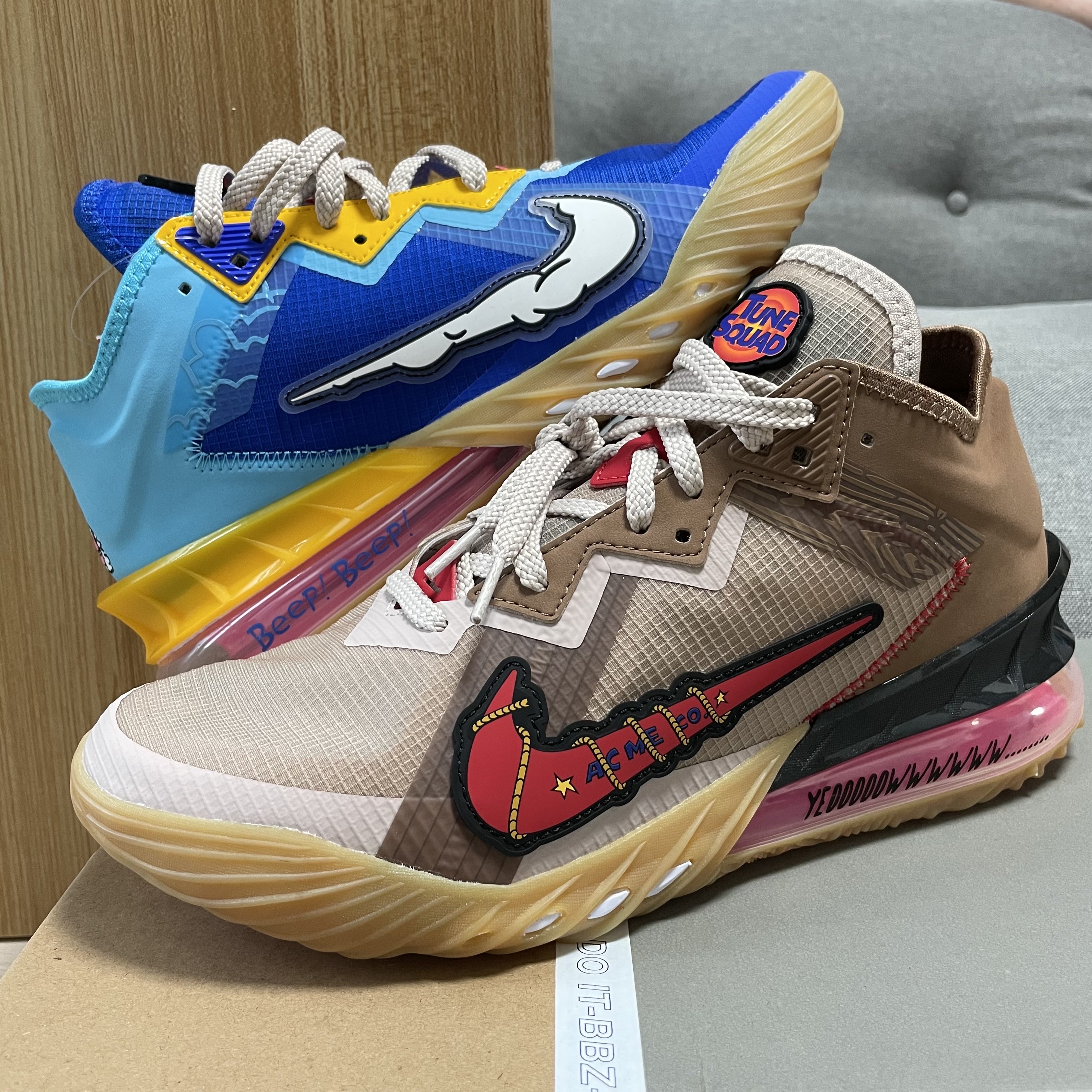 Nike LeBron 18 Low Wile E. vs Roadrunner 착용 스타일 - 1
