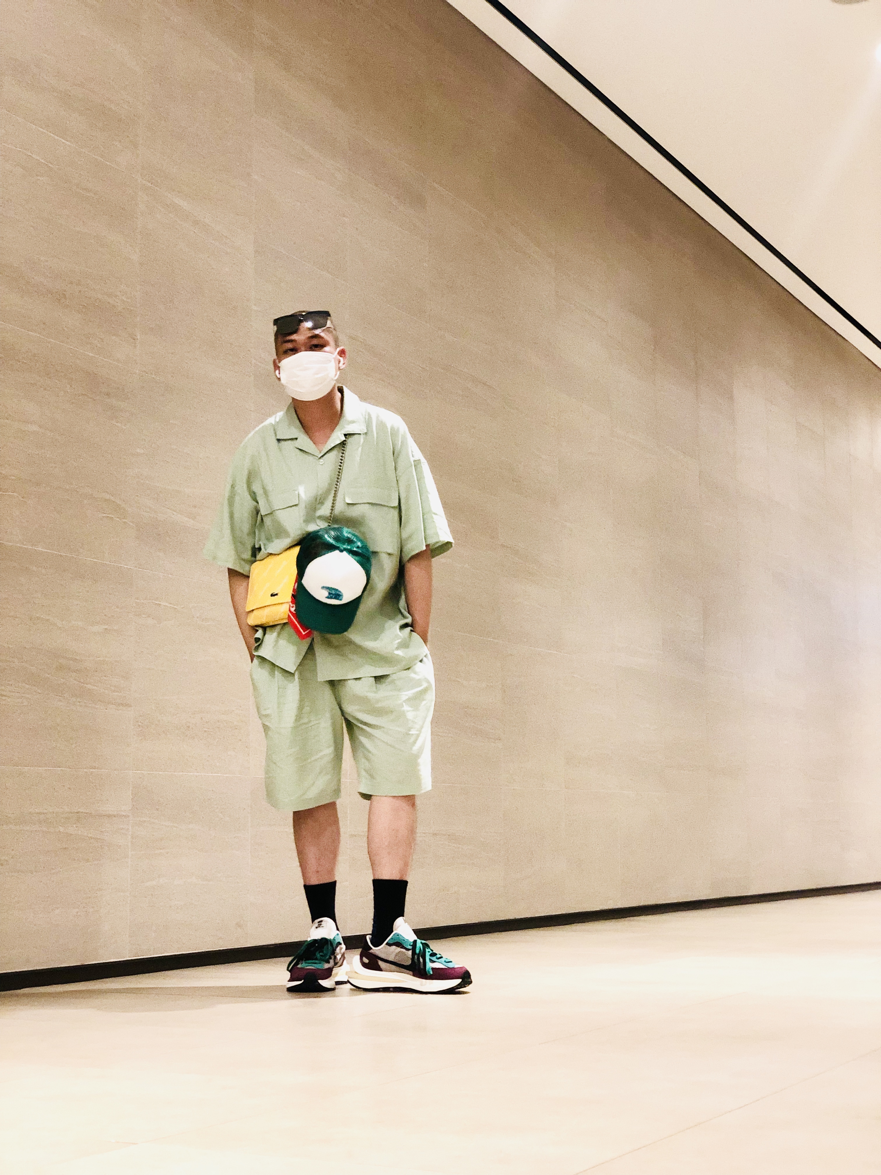 Nike x Sacai VaporWaffle String & Black Villain Red 착용 스타일 - 3