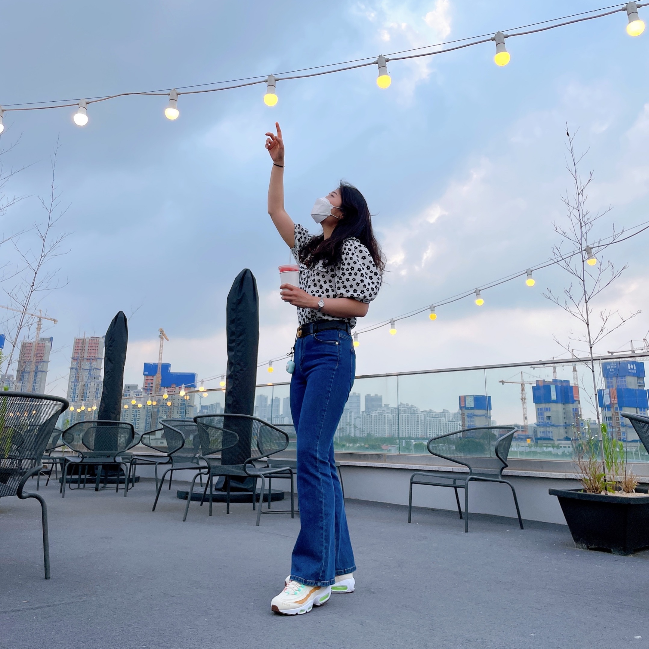 Nike Air Max 95 NRG Pineapple 착용 스타일 - 3