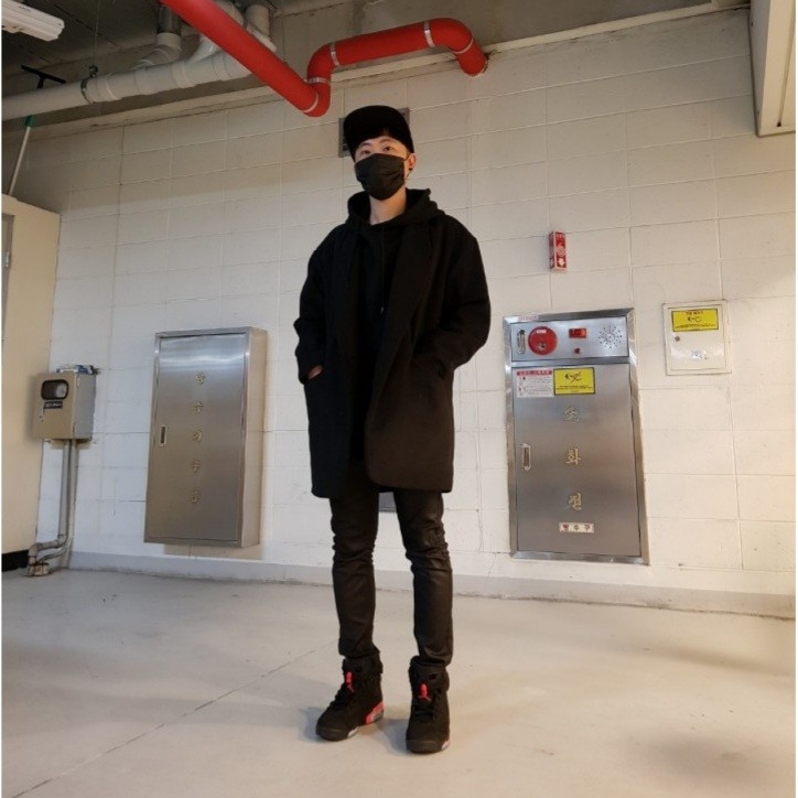 Jordan 6 Retro Infrared 2019, Supreme Fine Wale Corduroy S Logo 6-Panel Black - 21SS 착용 스타일 - 1