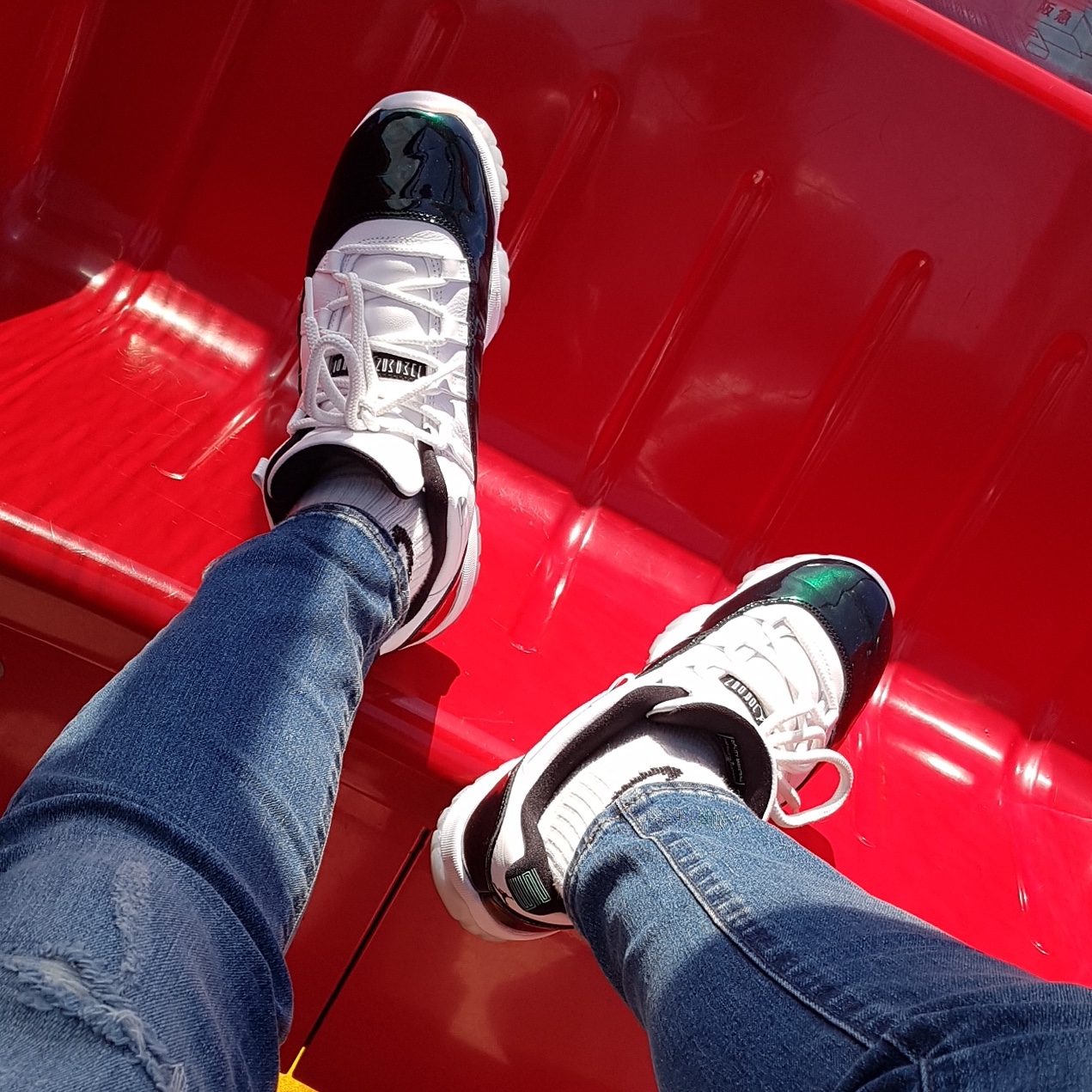 Jordan 11 Retro Low Iridescent 착용 스타일