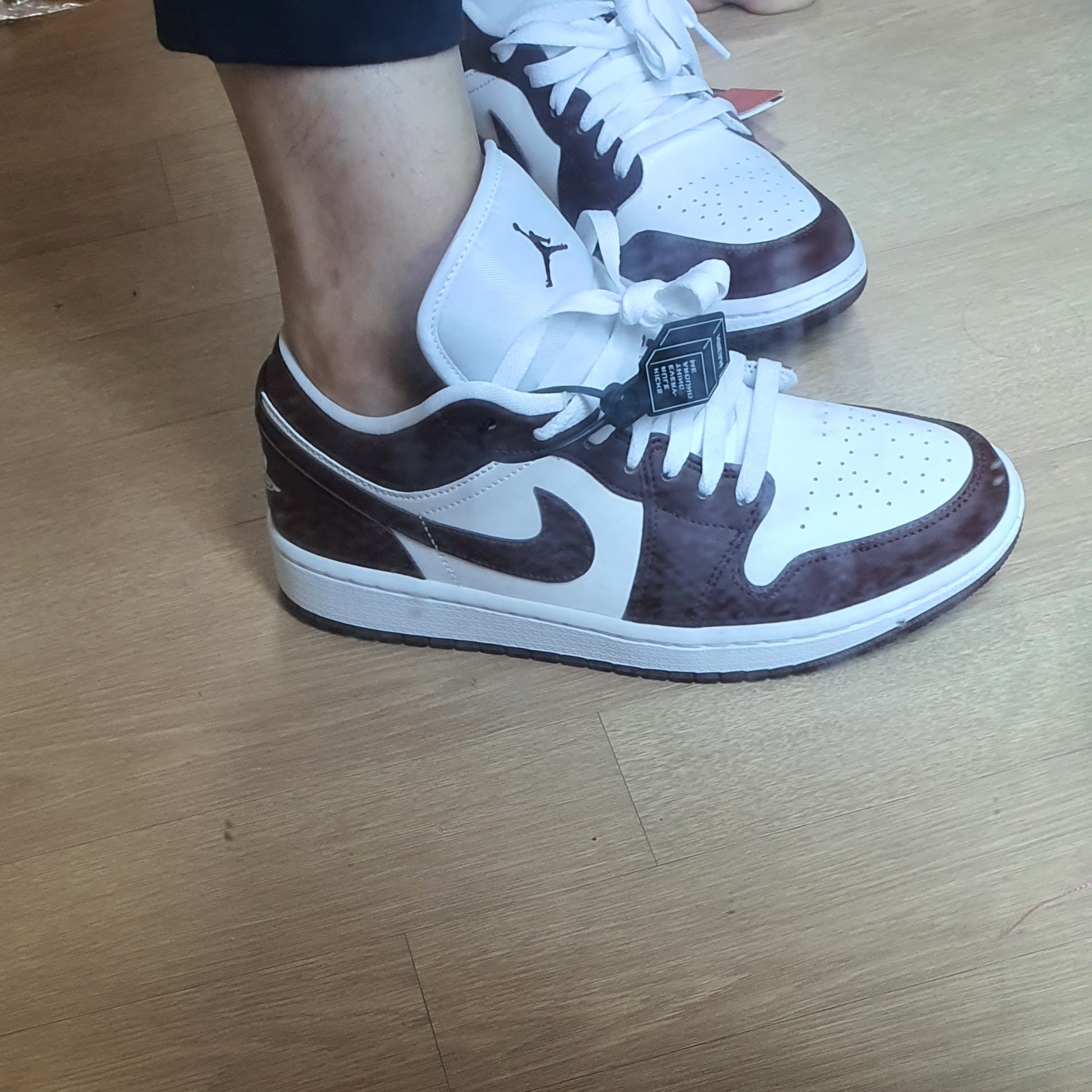 (W) Jordan 1 Low Bronze Eclipse 착용 스타일 - 5