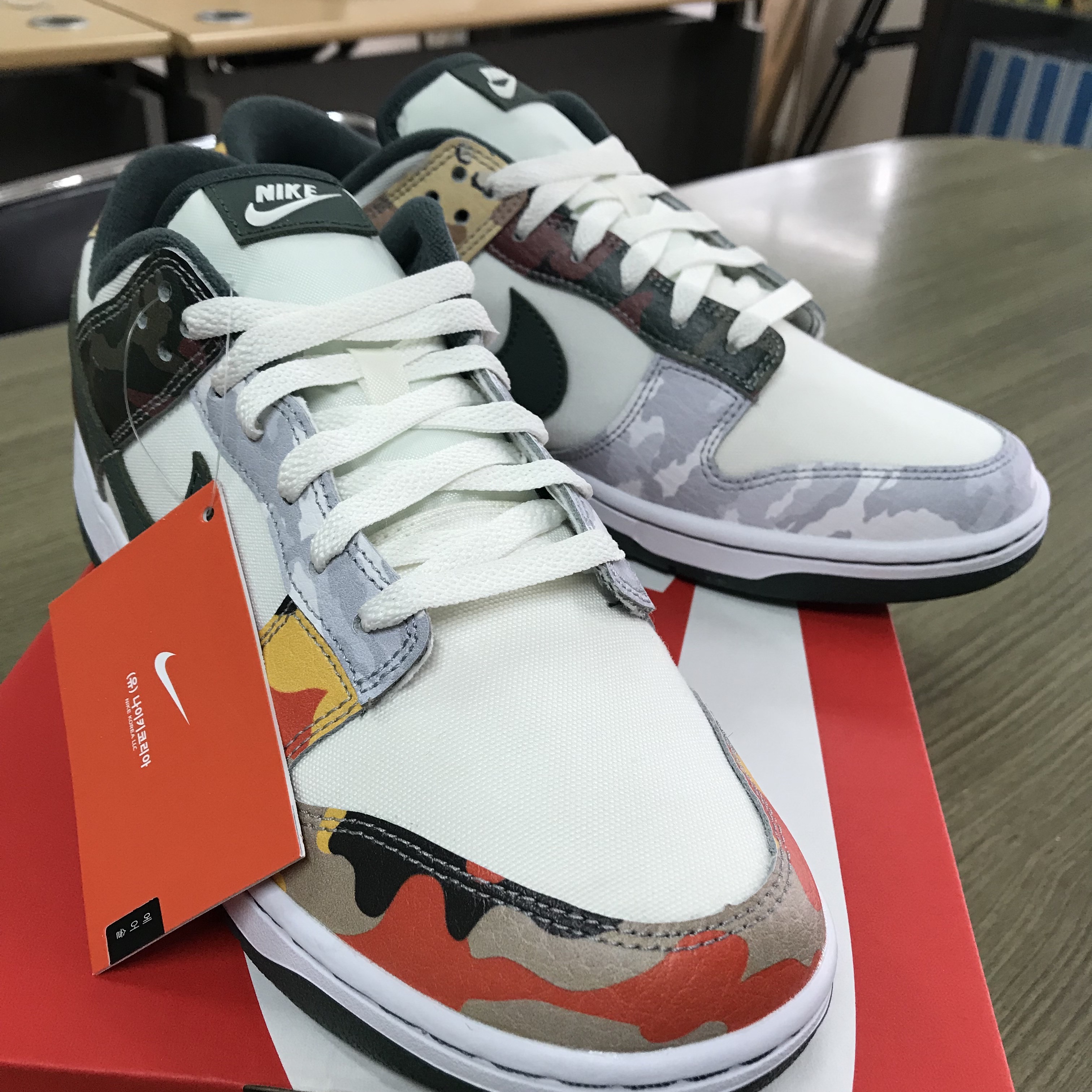 Nike Dunk Low SE Sail Multi Camo 착용 스타일 - 1