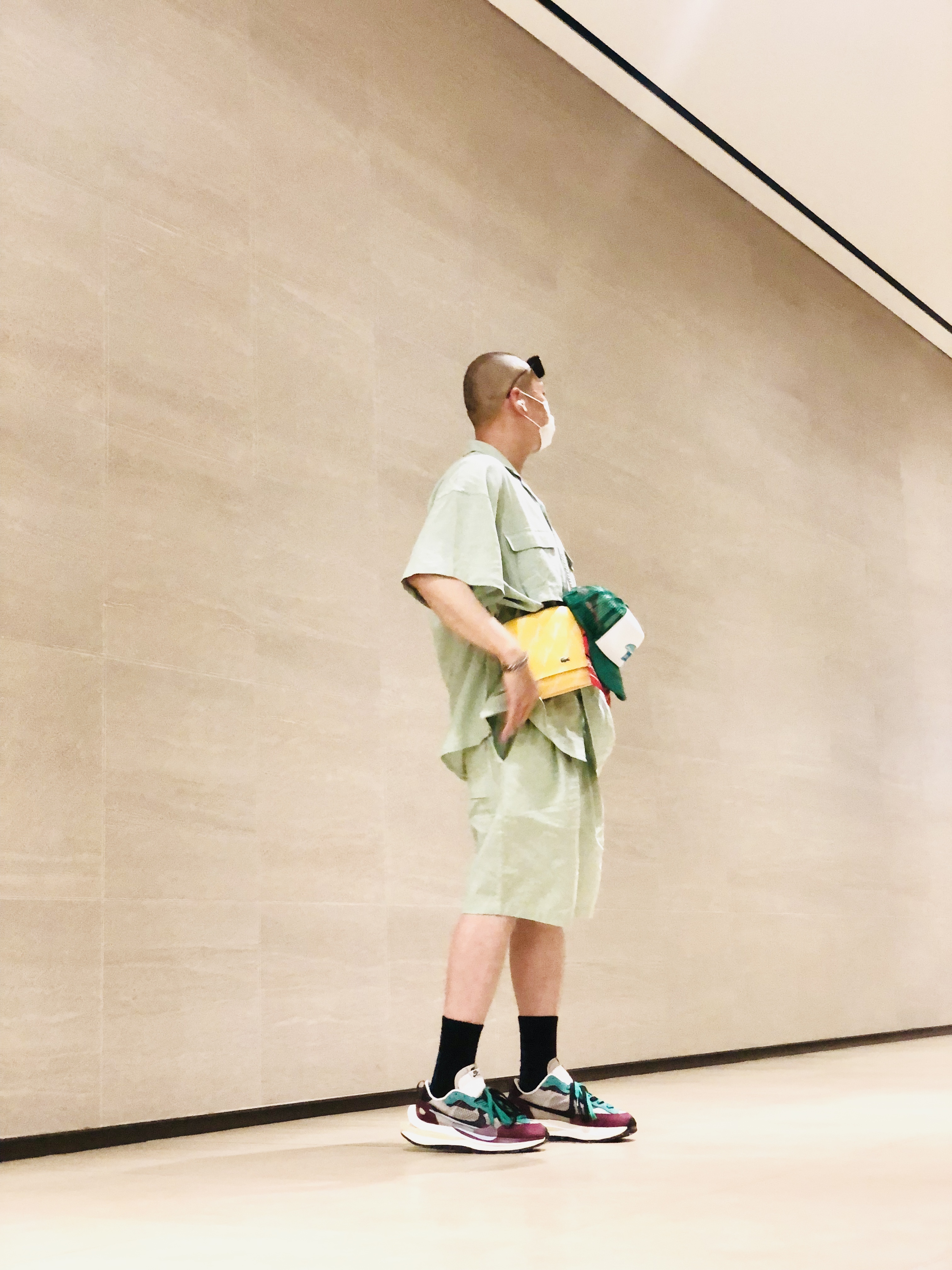 Nike x Sacai VaporWaffle String & Black Villain Red 착용 스타일 - 2