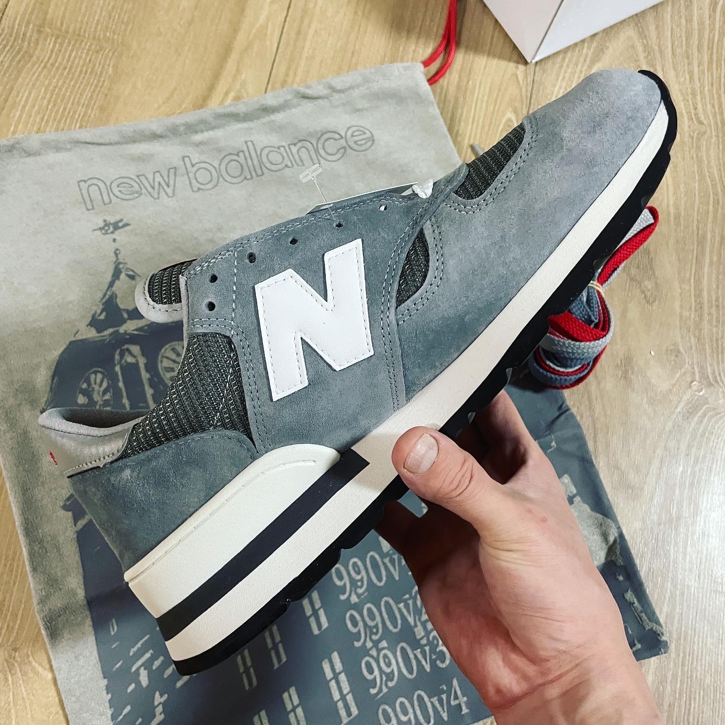 New Balance 990vs1 Made in USA Grey 착용 스타일 - 4