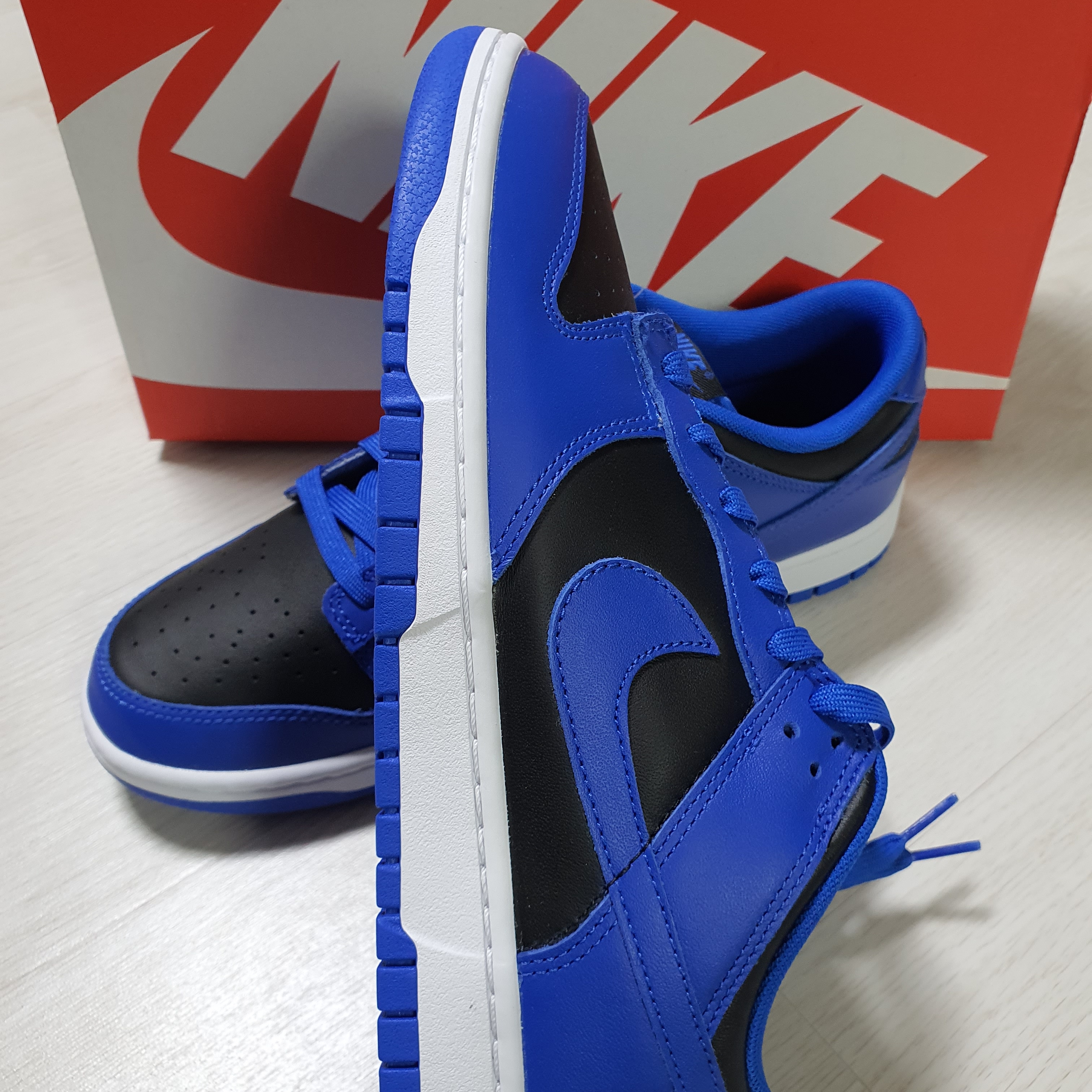 Nike Dunk Low Retro Hyper Cobalt 착용 스타일 - 3