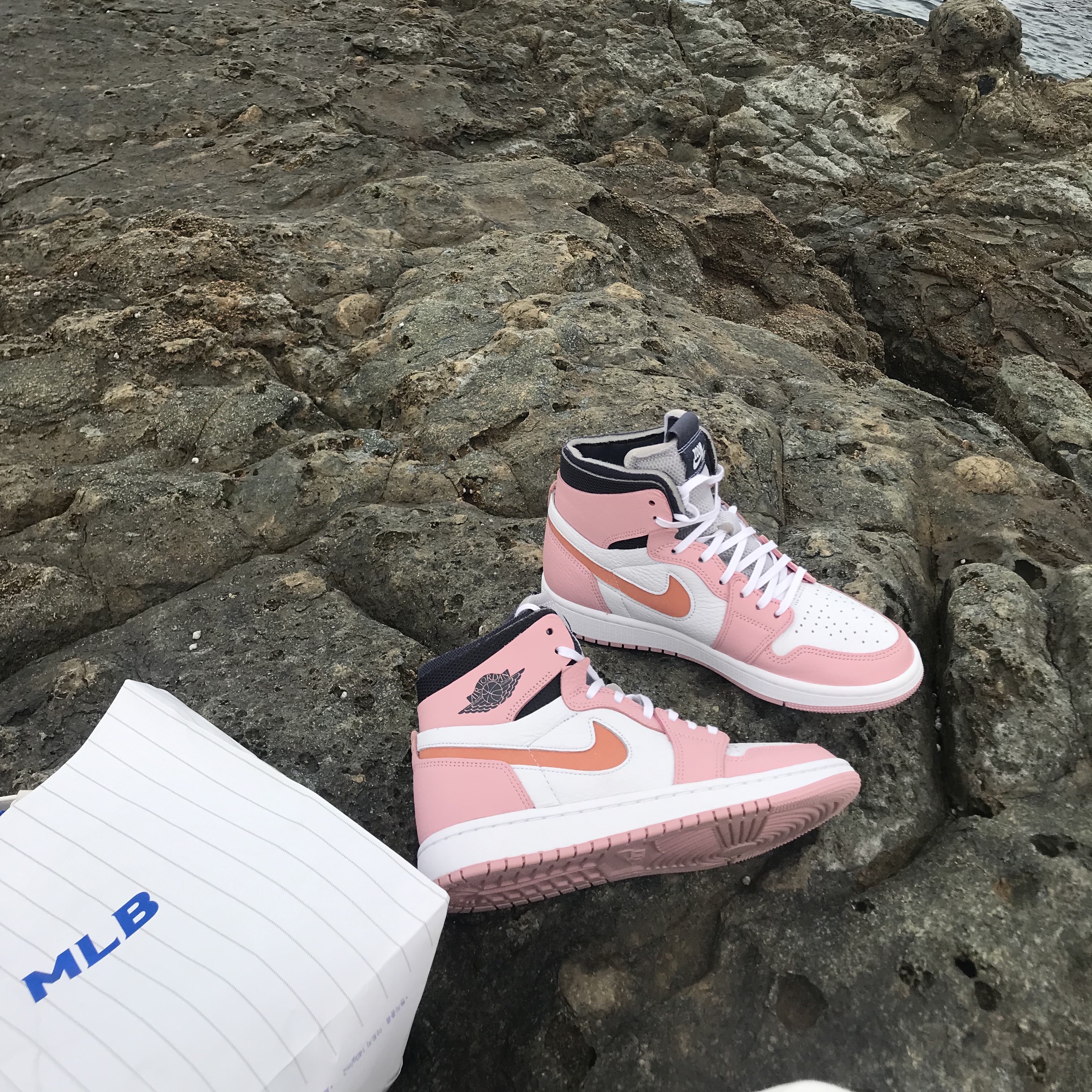 (W) Jordan 1 Zoom Air CMFT Pink Glaze 착용 스타일 - 4