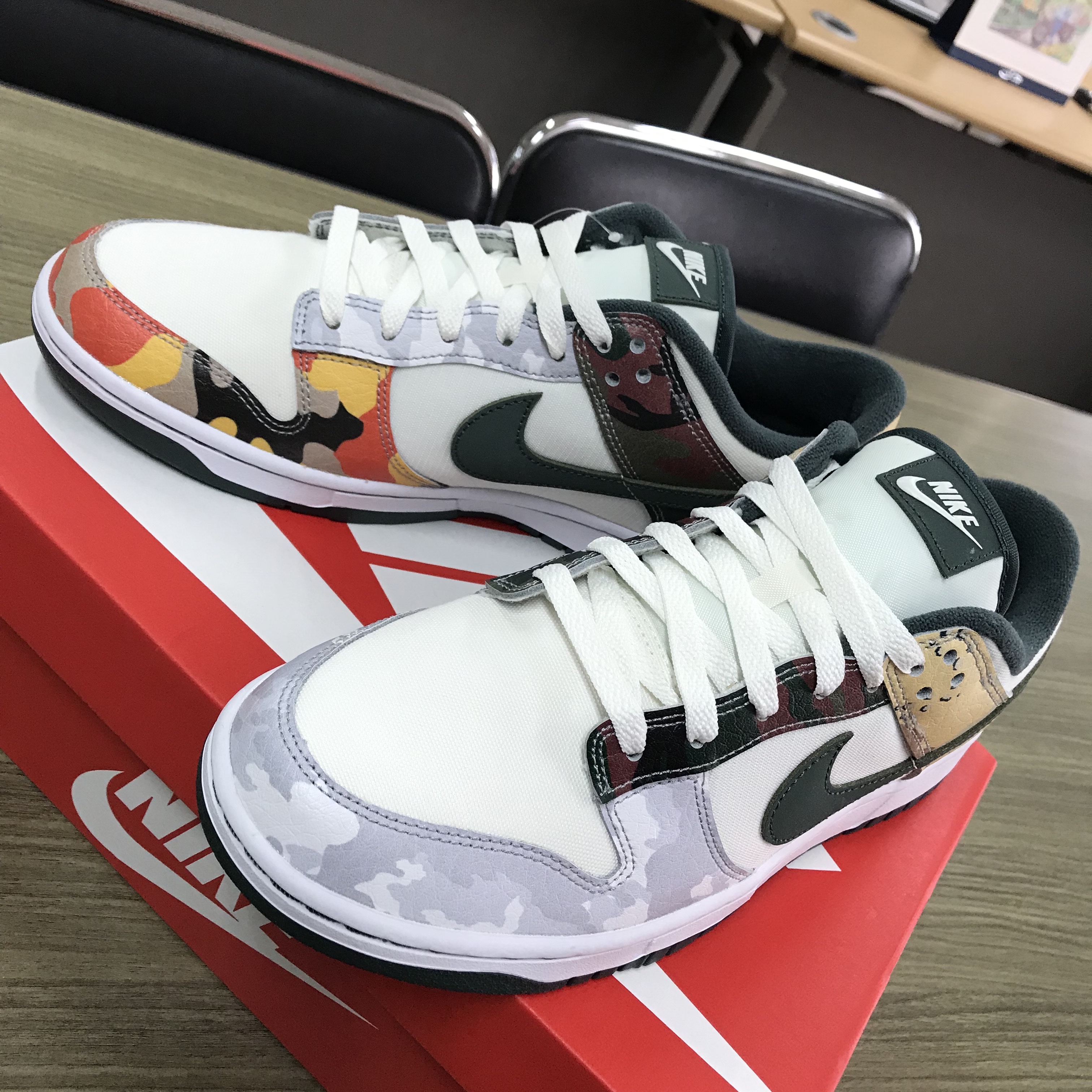 Nike Dunk Low SE Sail Multi Camo 착용 스타일 - 2