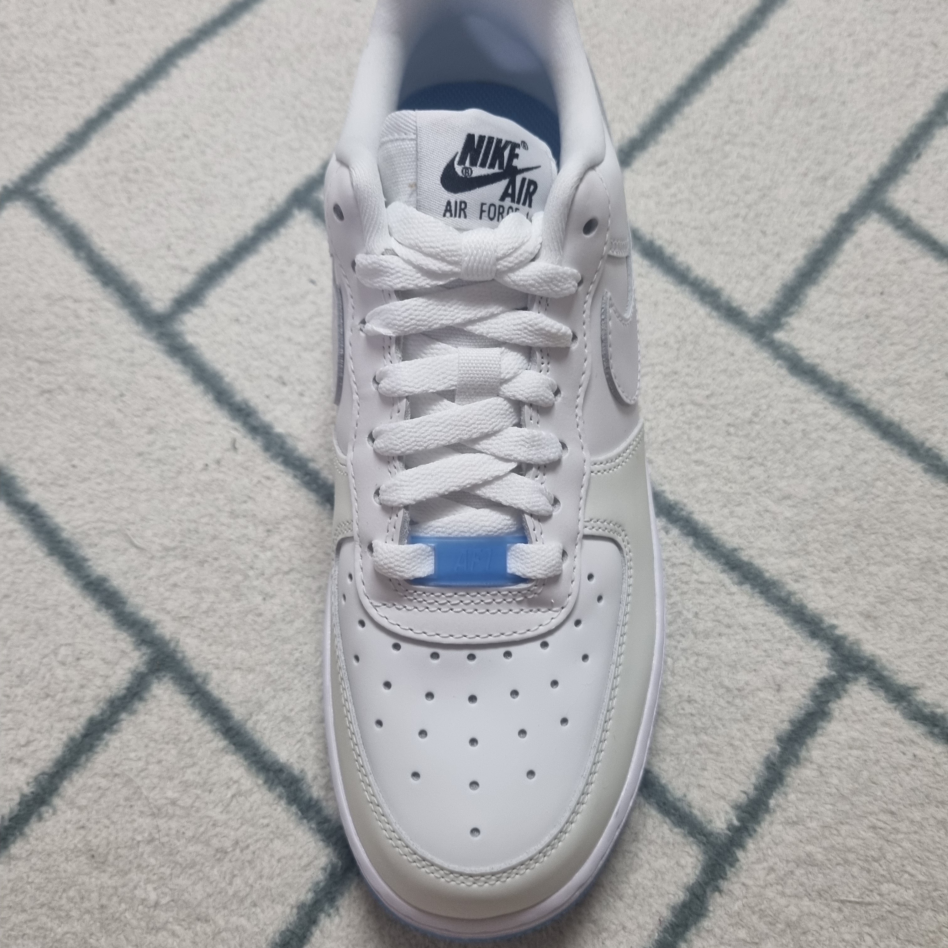 (W) Nike Air Force 1 '07 LX Photochromic 착용 스타일 - 1