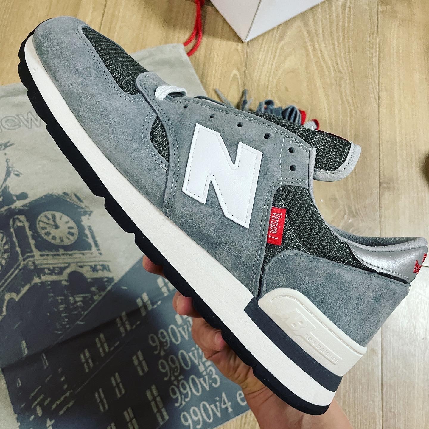 New Balance 990vs1 Made in USA Grey 착용 스타일 - 3