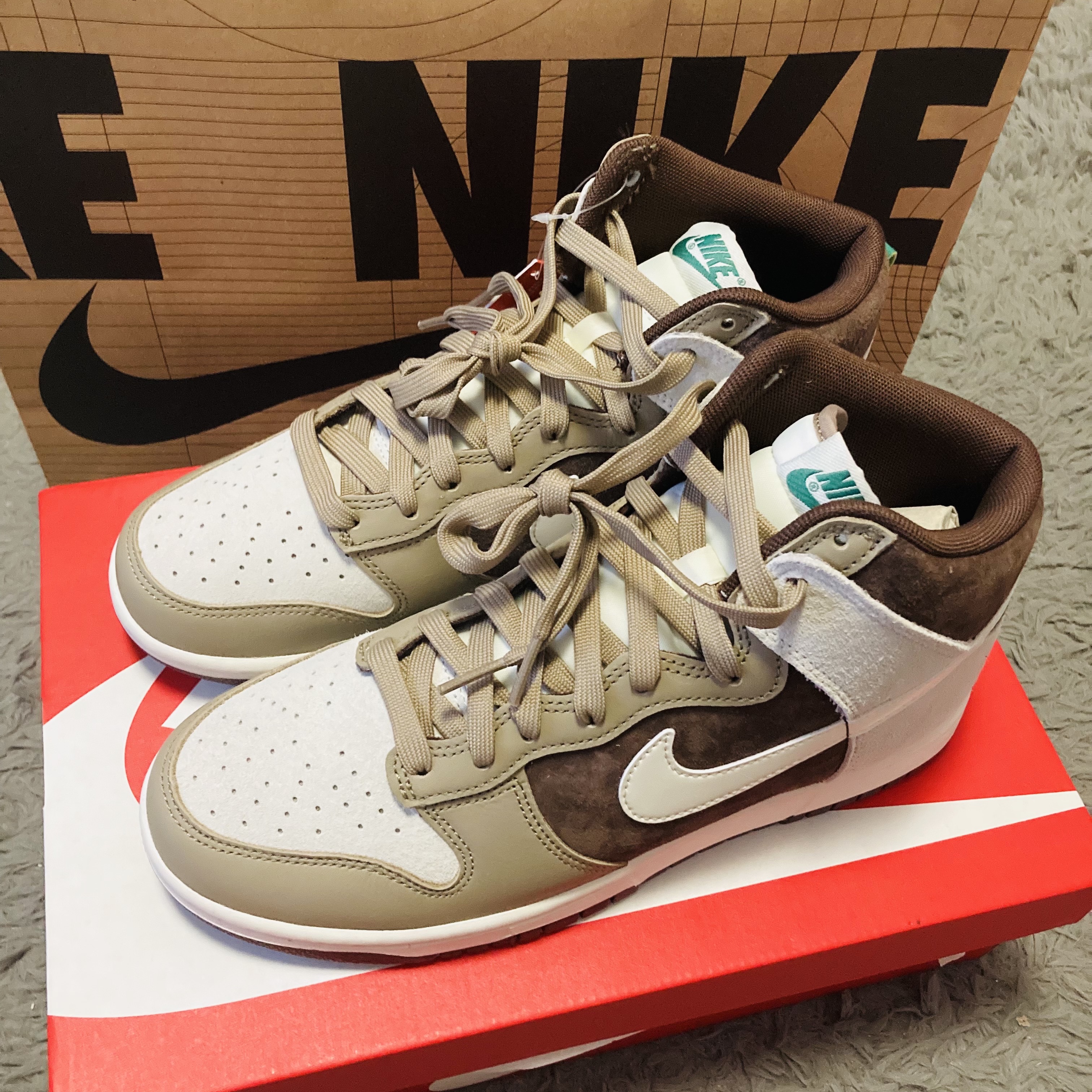 Nike Dunk High Retro PRM Light Chocolate 착용 스타일
