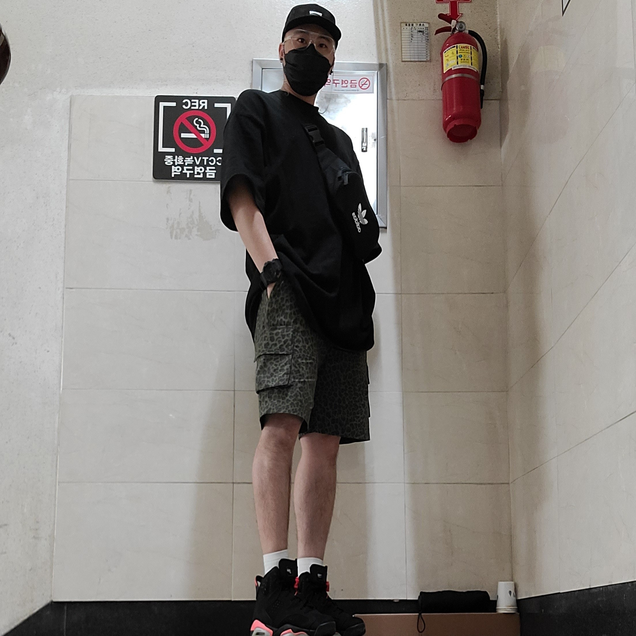 Jordan 6 Retro Infrared 2019, Supreme Fine Wale Corduroy S Logo 6-Panel Black - 21SS 착용 스타일 - 2