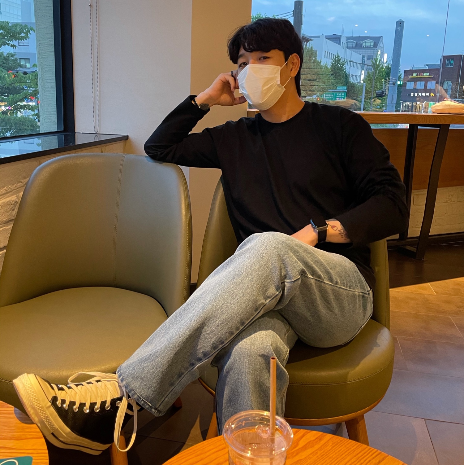 Converse x Fear of God Essentials Chuck 70 Hi Black 2020 착용 스타일 - 2