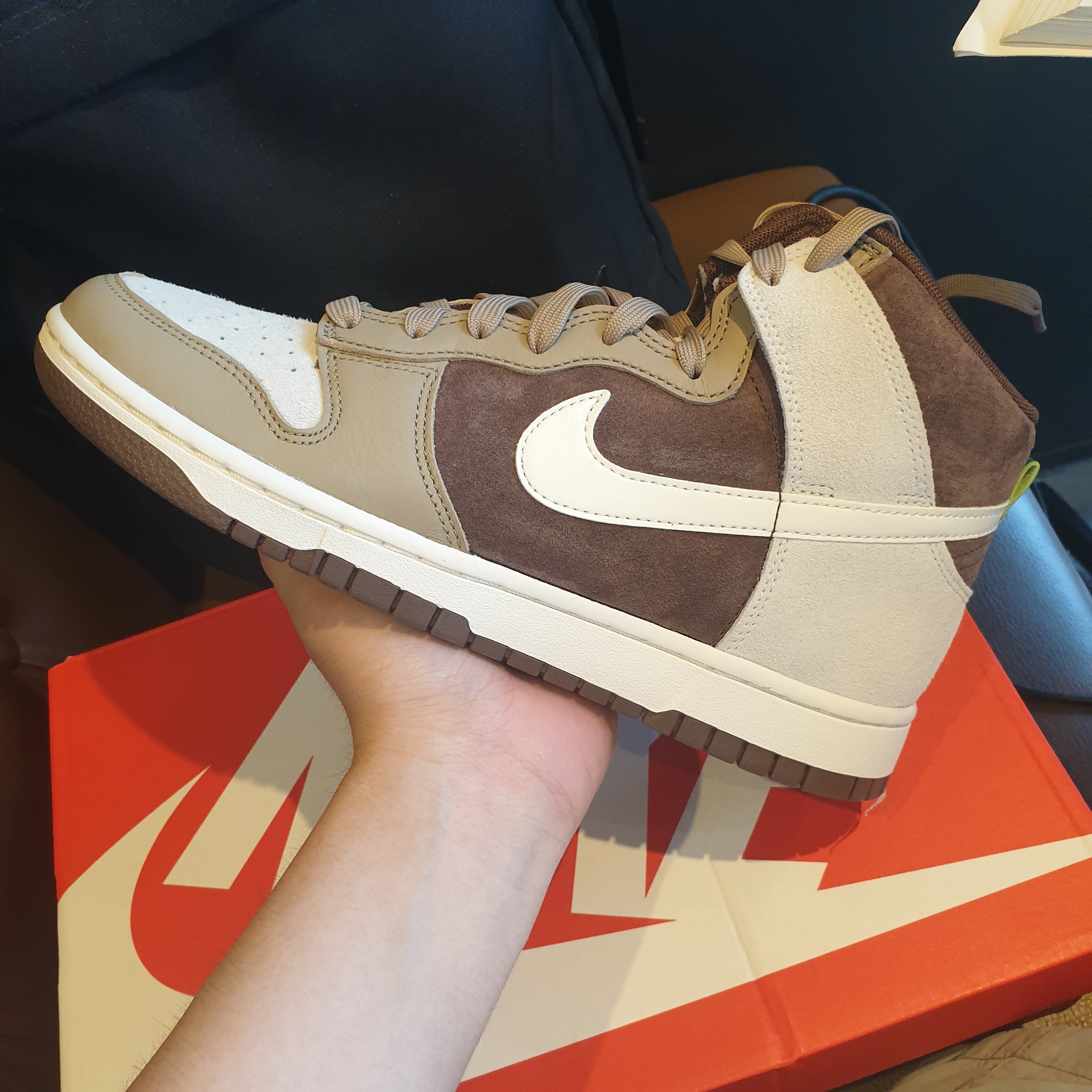 Nike Dunk High Retro PRM Light Chocolate 착용 스타일