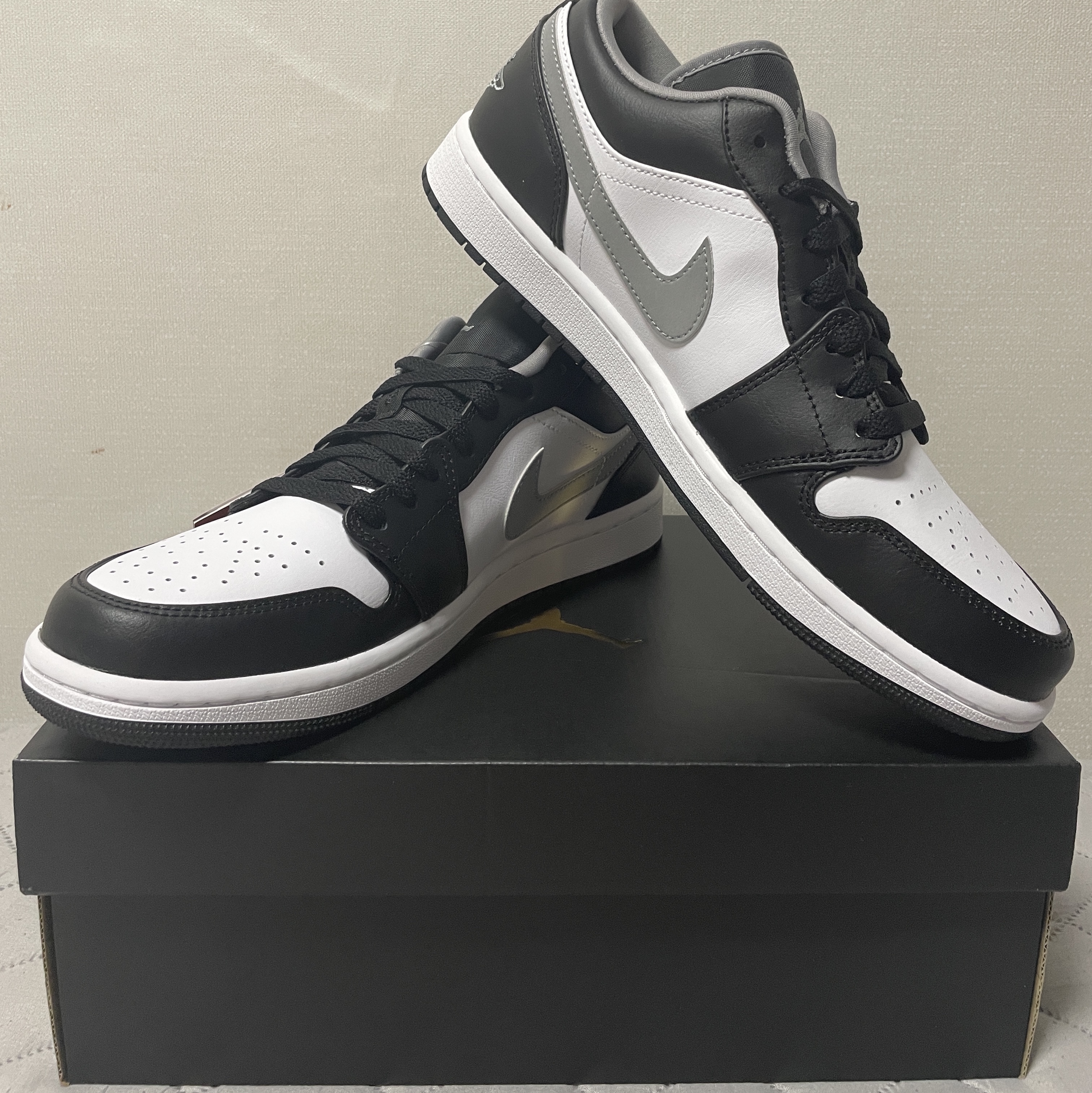 Jordan 1 Low Black Particle Grey 착용 스타일