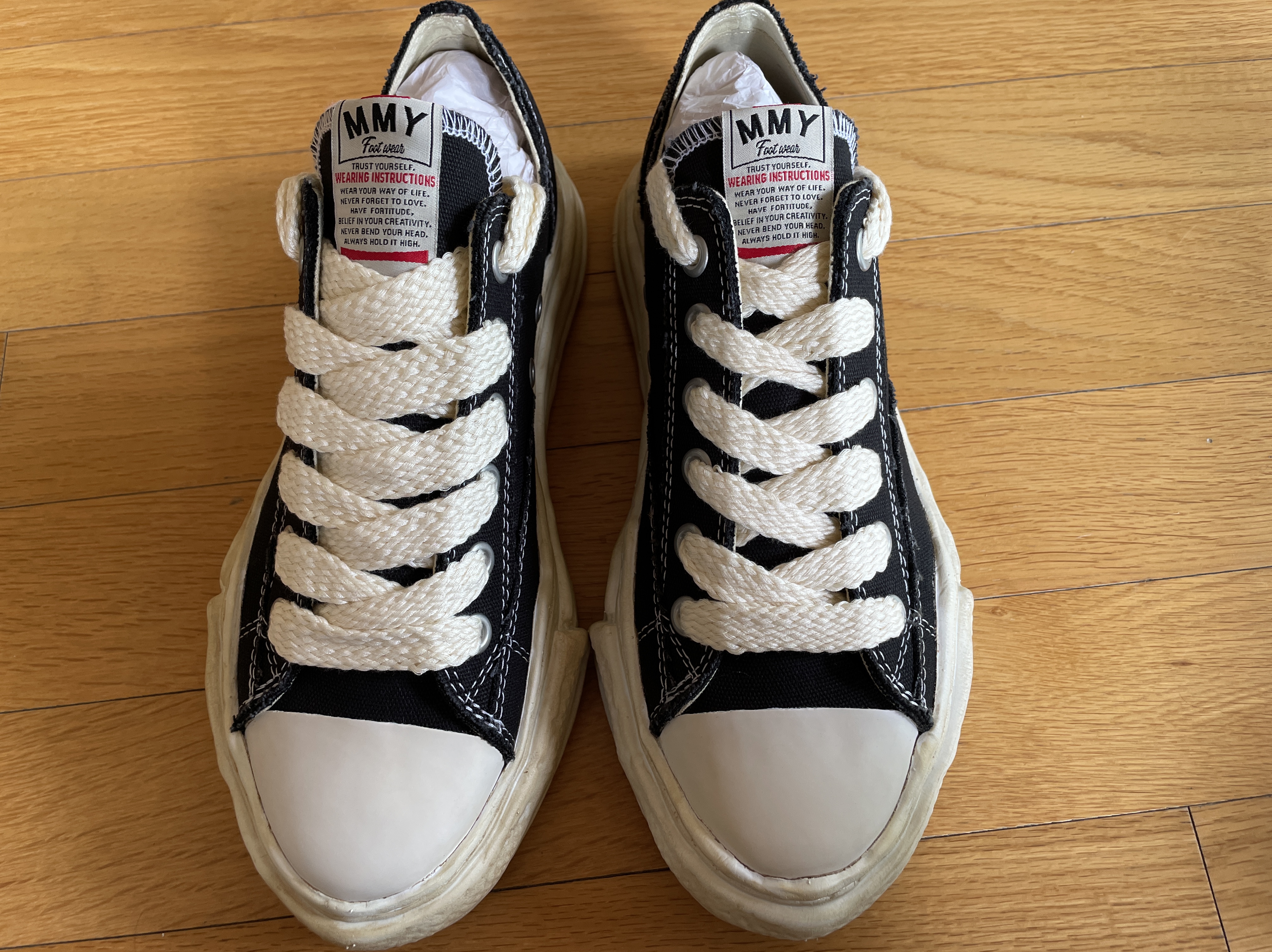 Maison Mihara Yasuhiro Peterson OG Sole OD Canvas Low-top Sneakers Black 착용 스타일 - 1