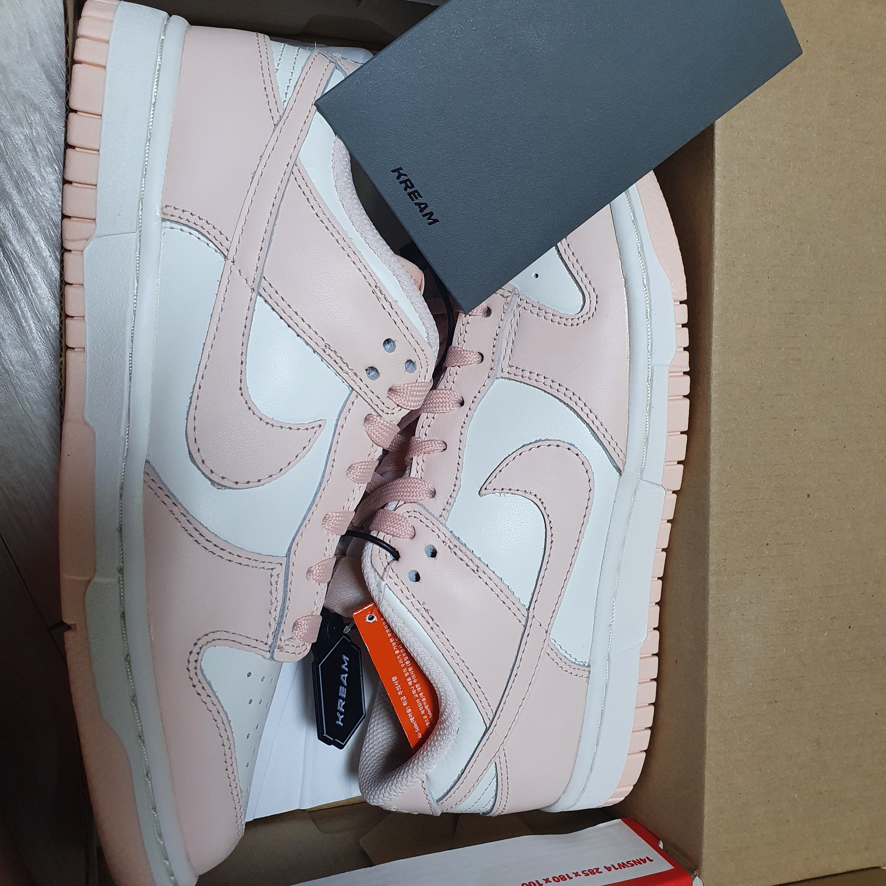 (W) Nike Dunk Low Orange Pearl 착용 스타일 - 2