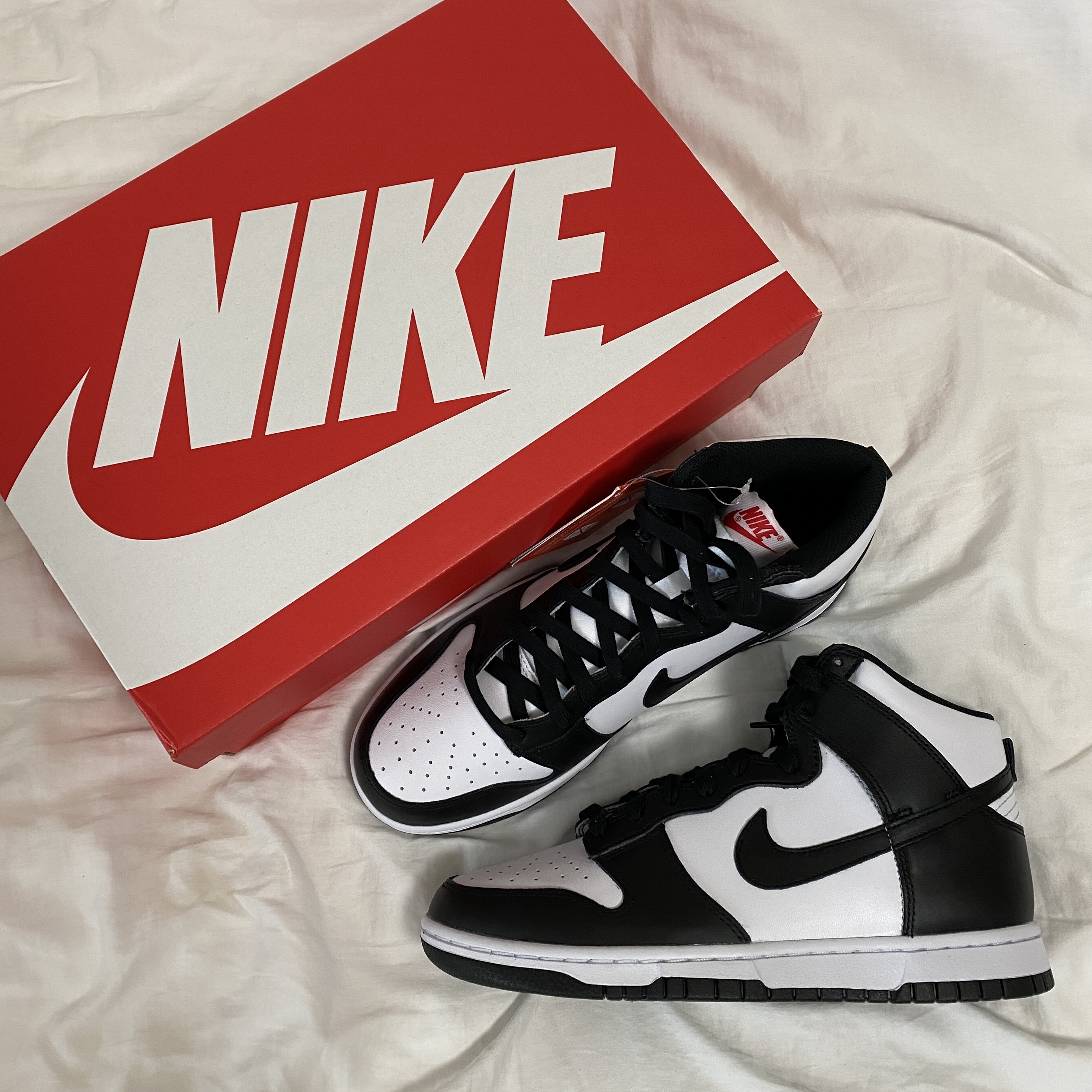 Nike Dunk High Retro Black and White 착용 스타일