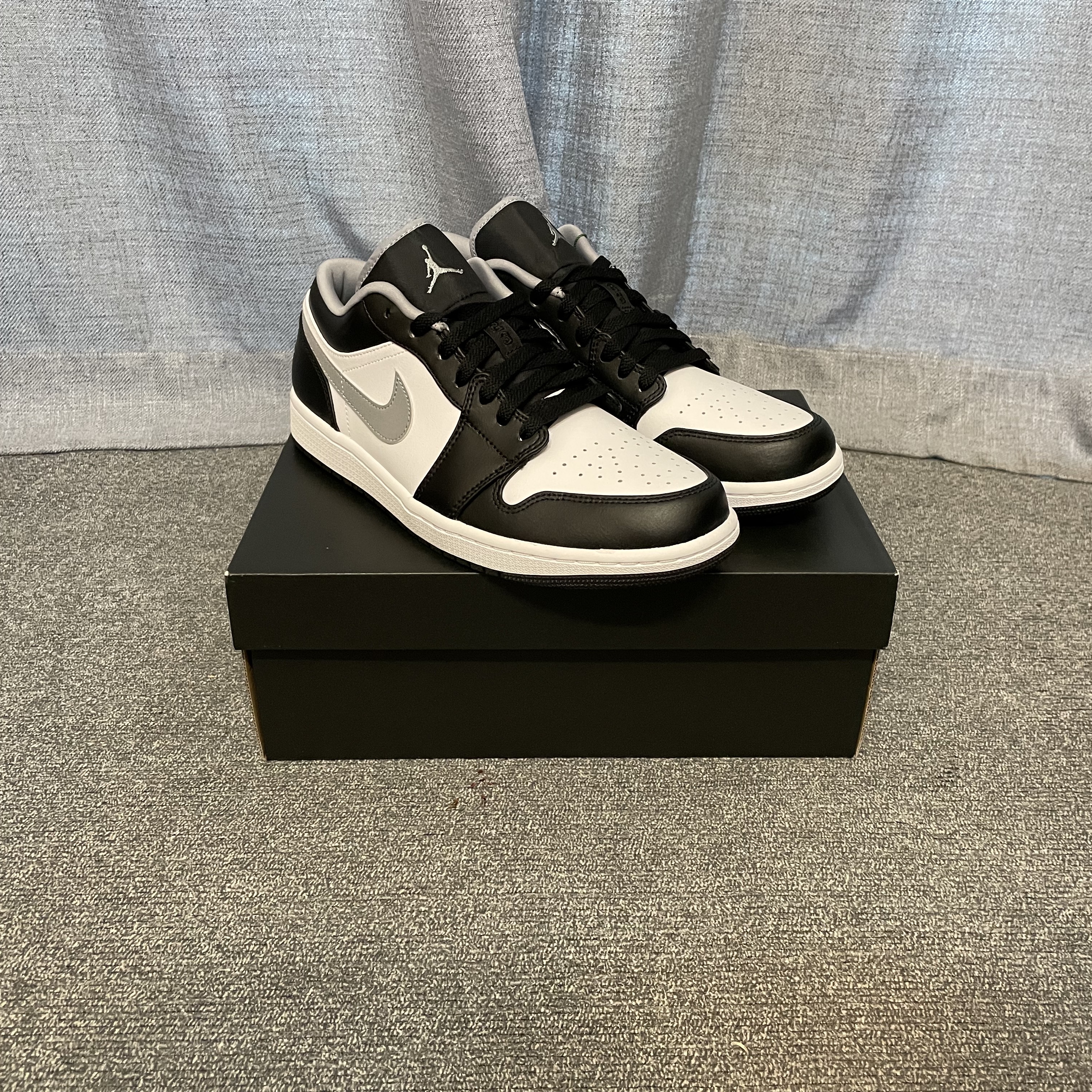 Jordan 1 Low Black Particle Grey 착용 스타일 - 1