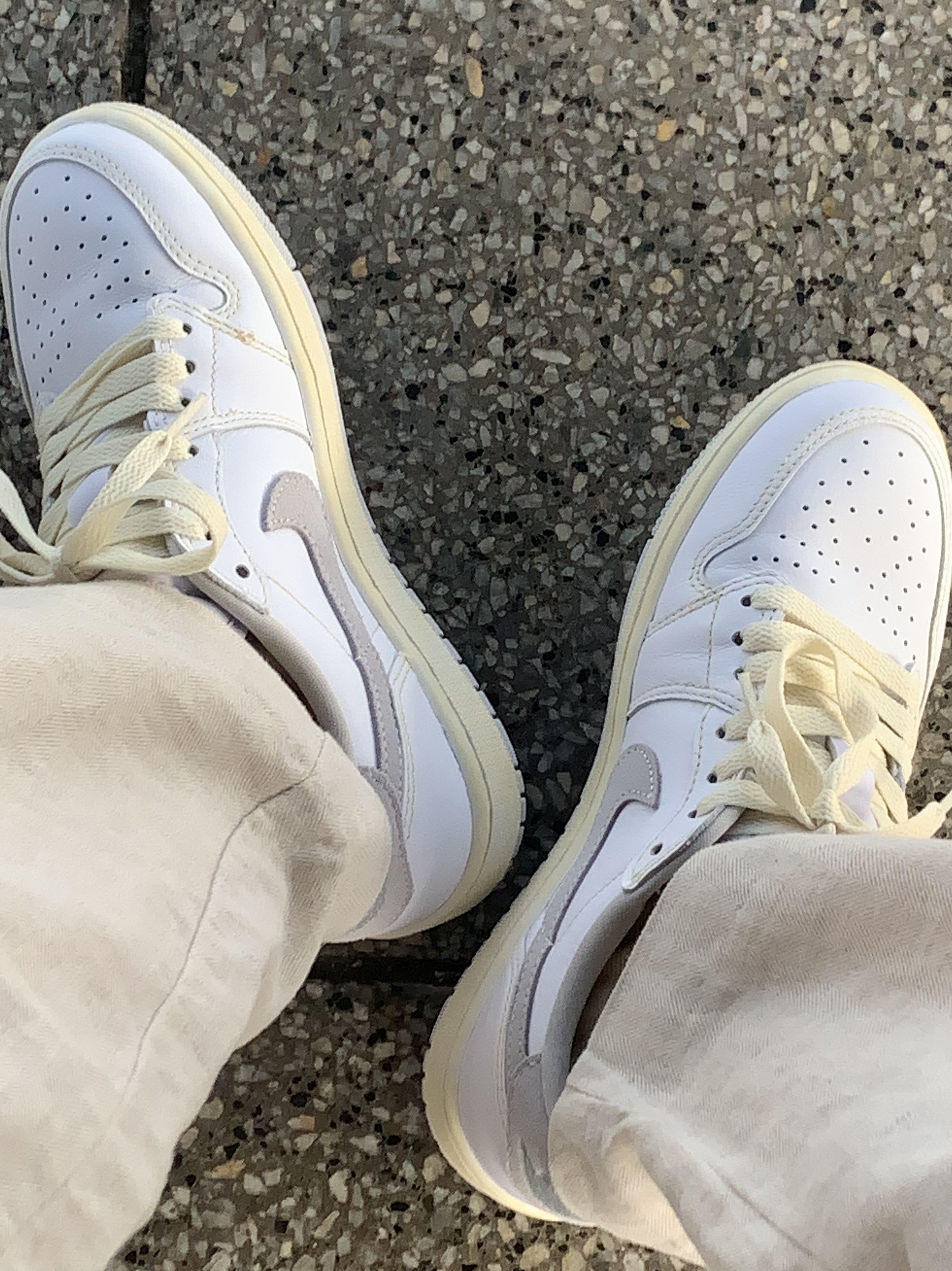 Jordan 1 Low OG Neutral Grey 착용 스타일 - 4