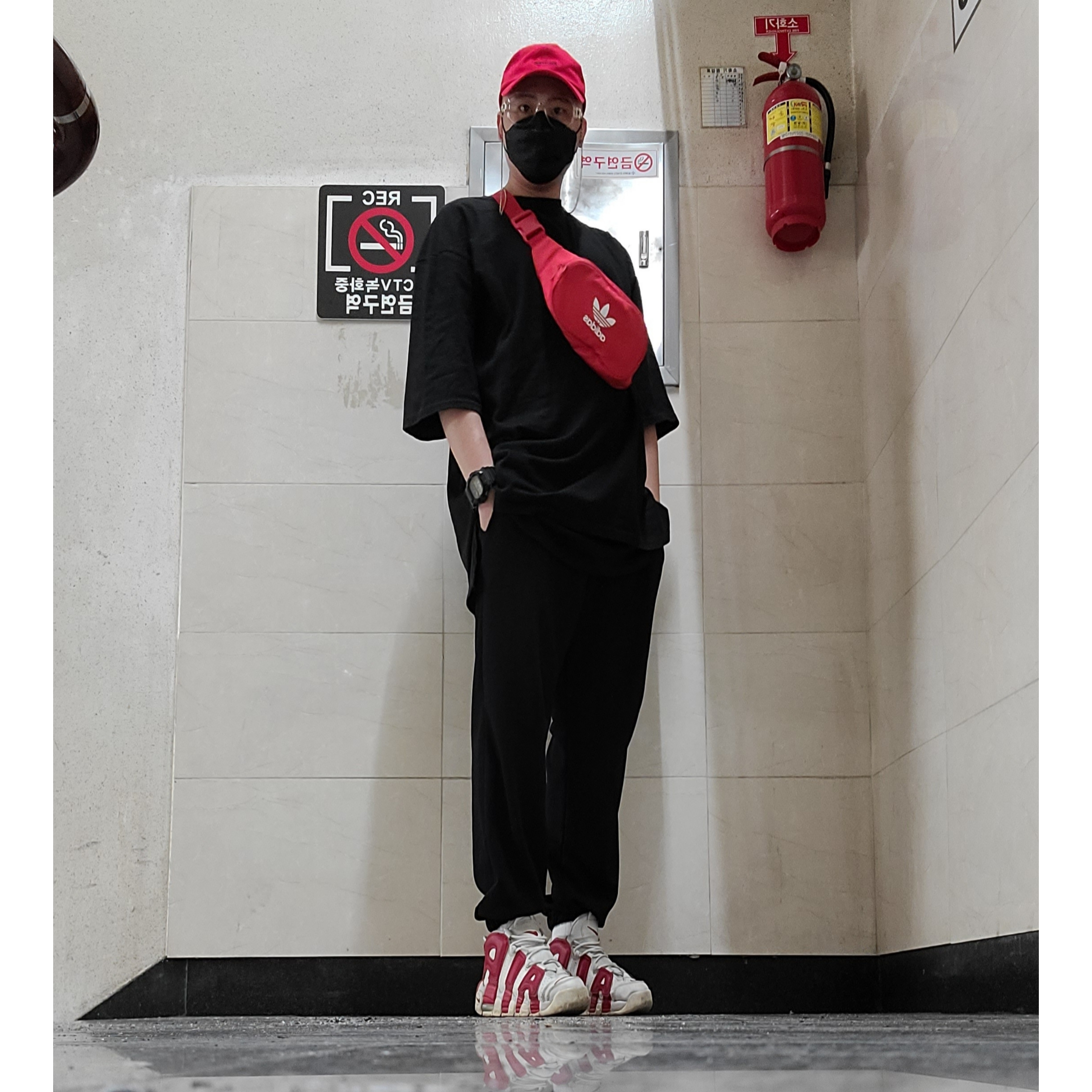 Nike Air More Uptempo Varsity Red 착용 스타일 - 2