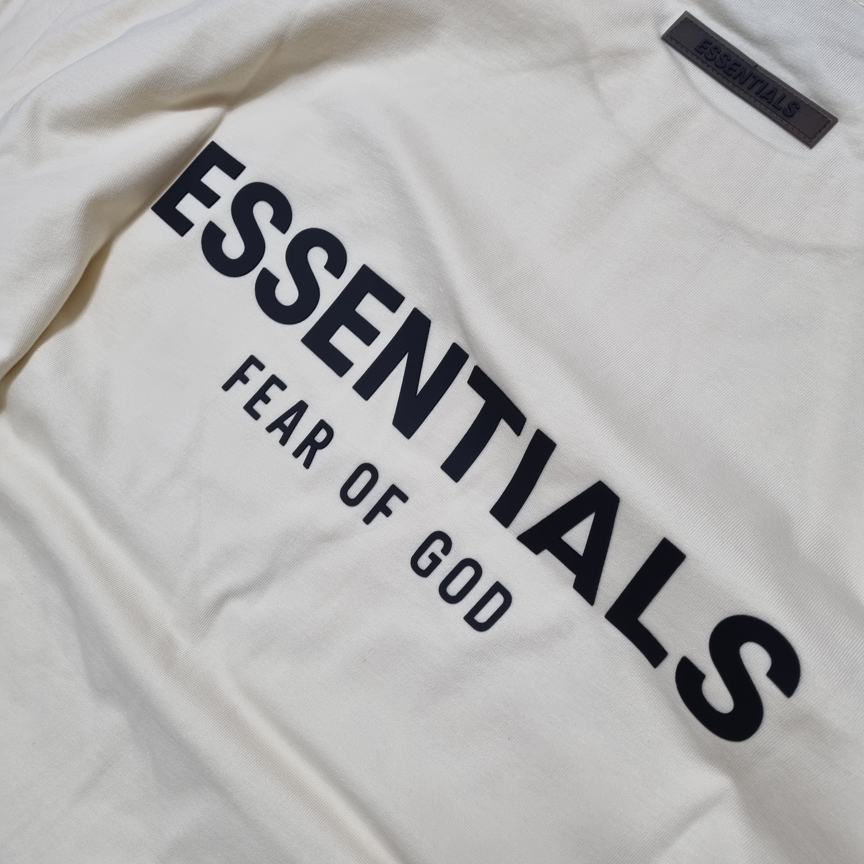 Essentials T-Shirt Cream - 21SS 착용 스타일