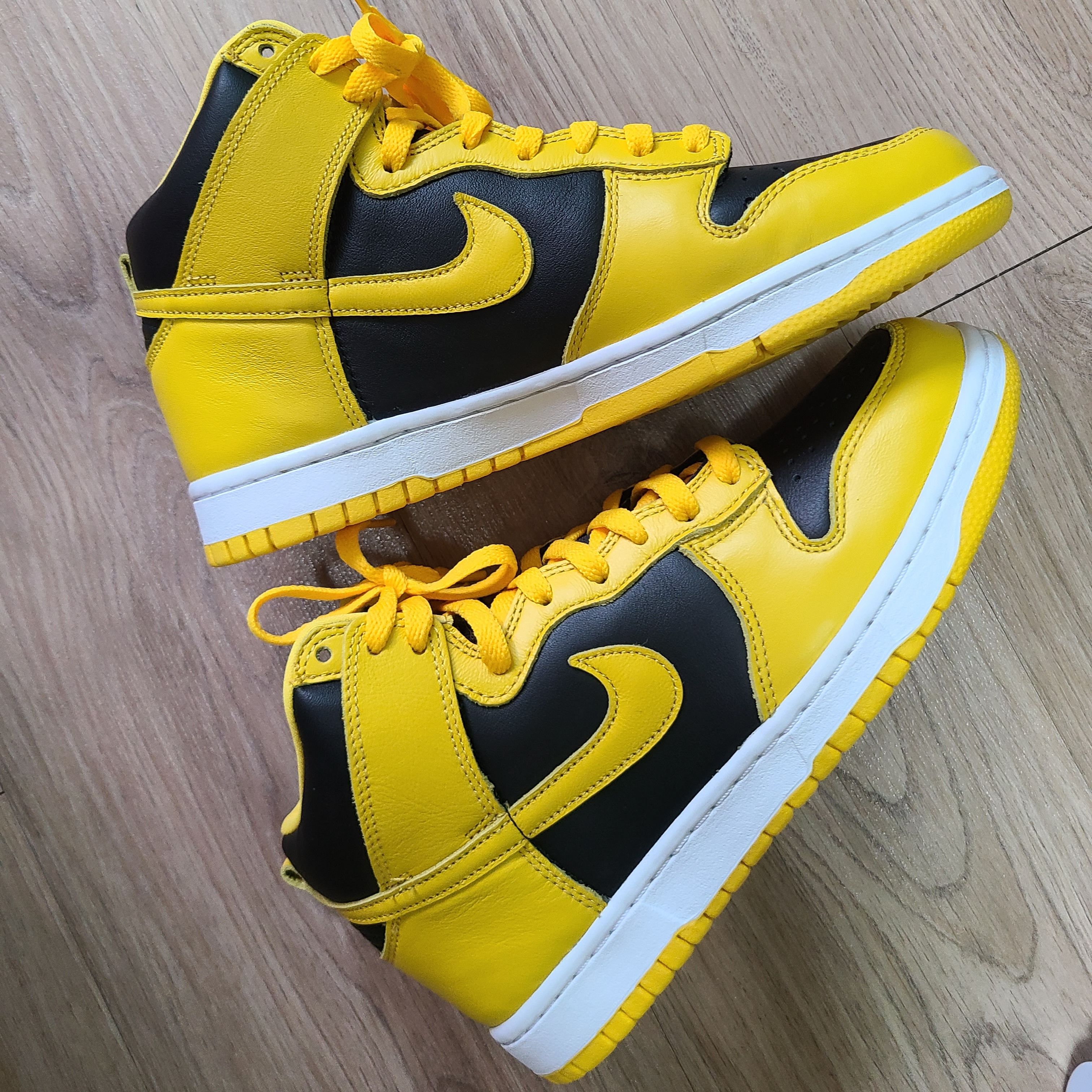 Nike Dunk High SP Varsity Maize 착용 스타일