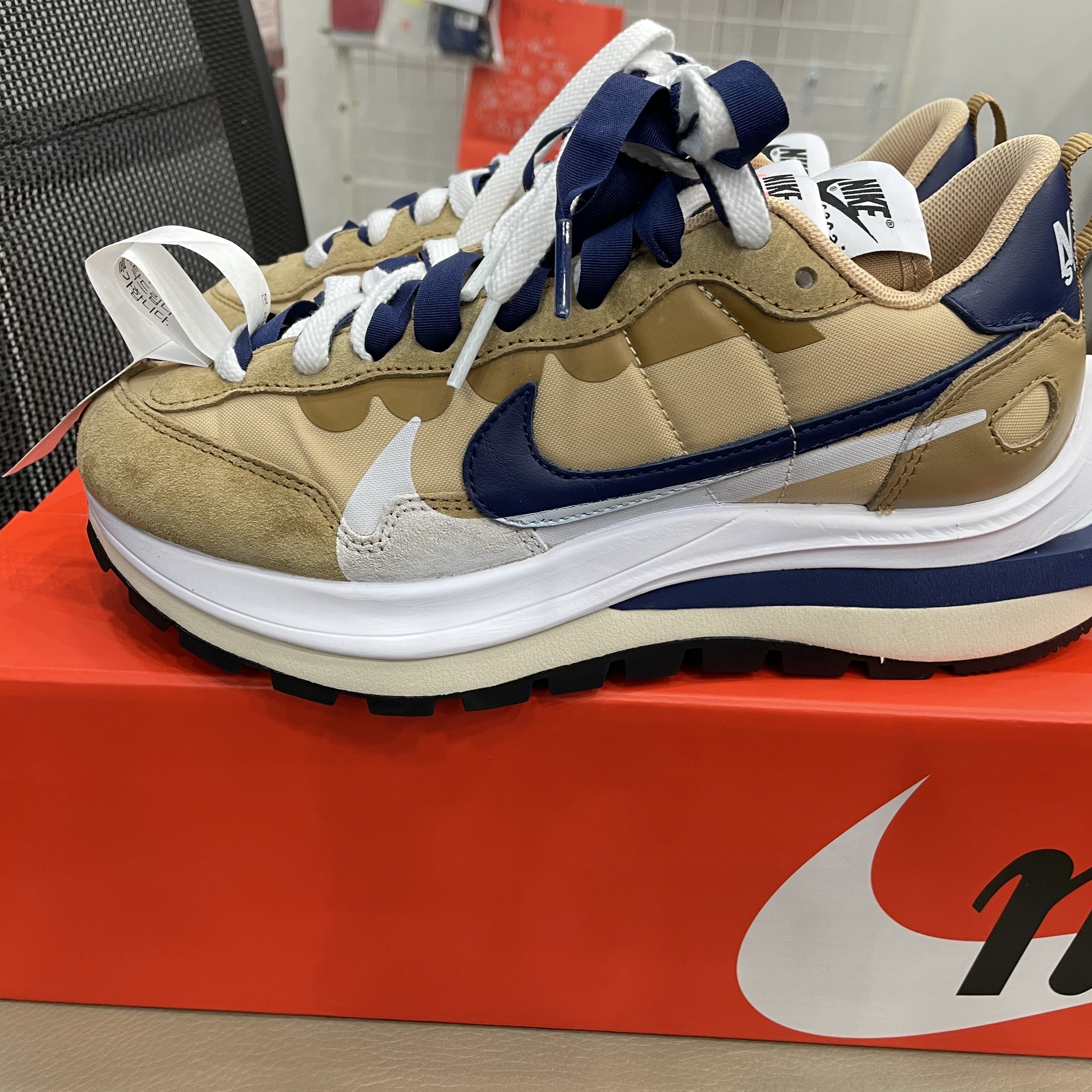 Nike x Sacai VaporWaffle Sesame and Blue Void 착용 스타일 - 1